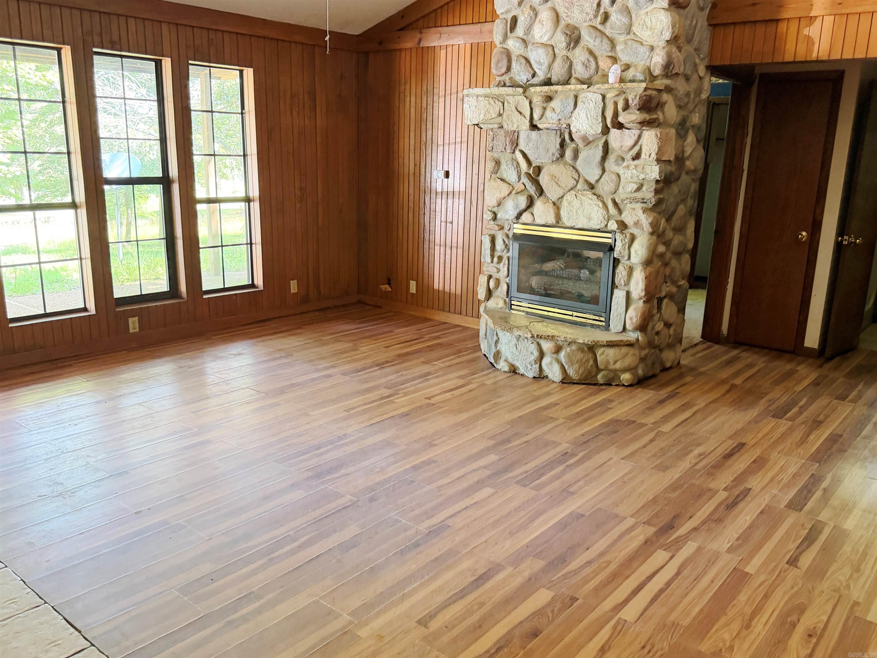 260 Whispering Pine Drive Property Photo 2