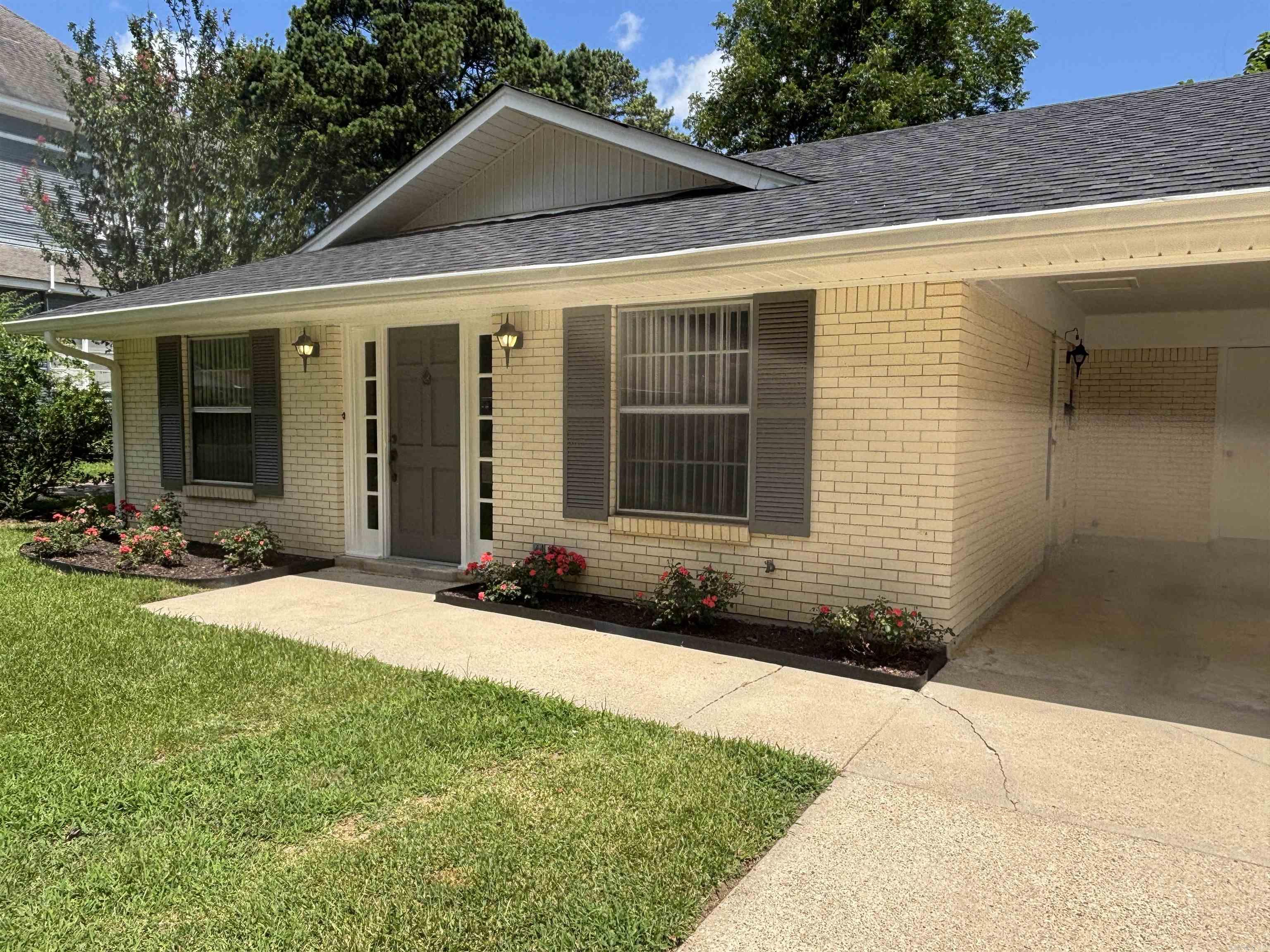 100 Wheeler St Property Photo 3