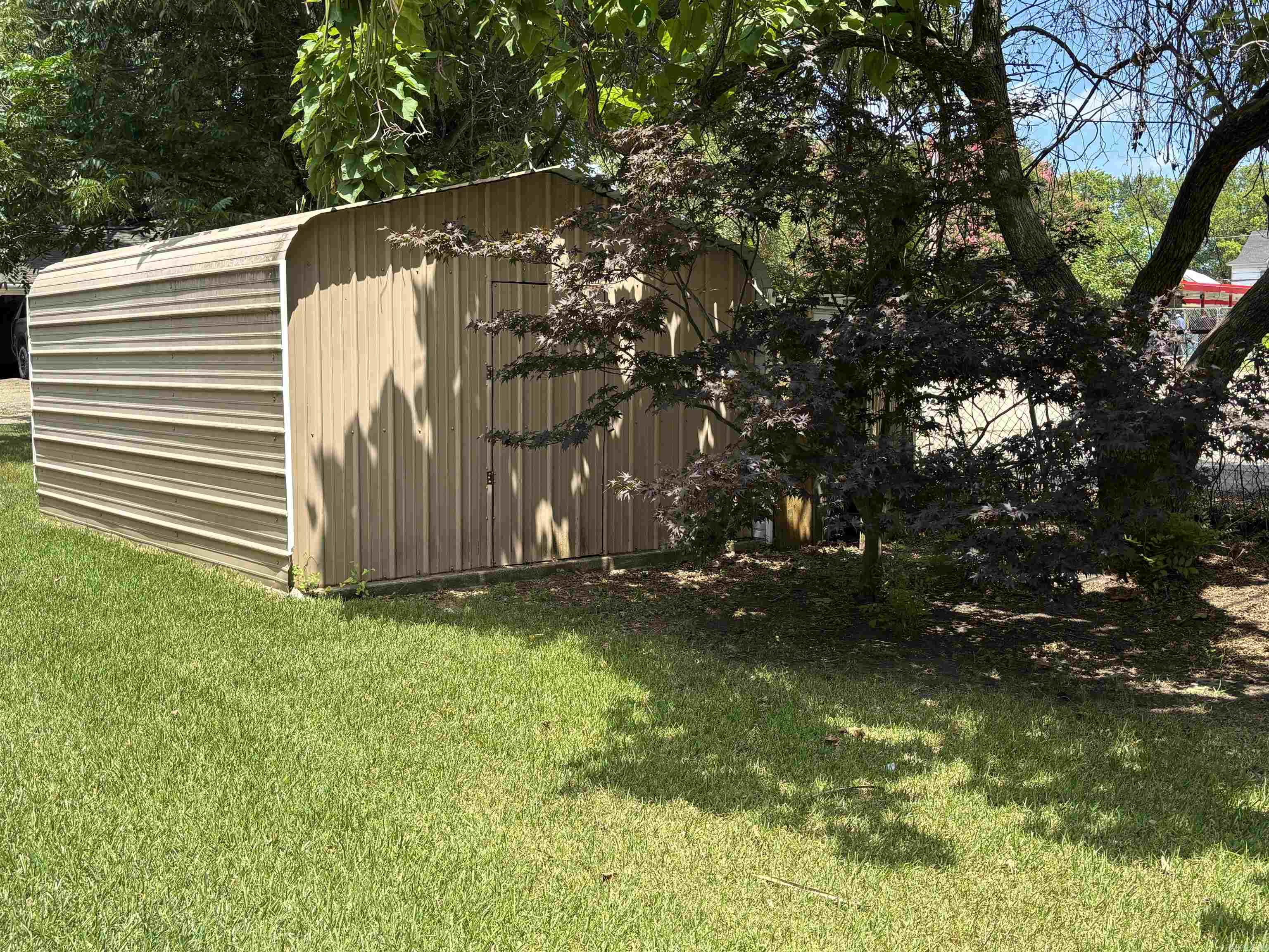 100 Wheeler St Property Photo 6
