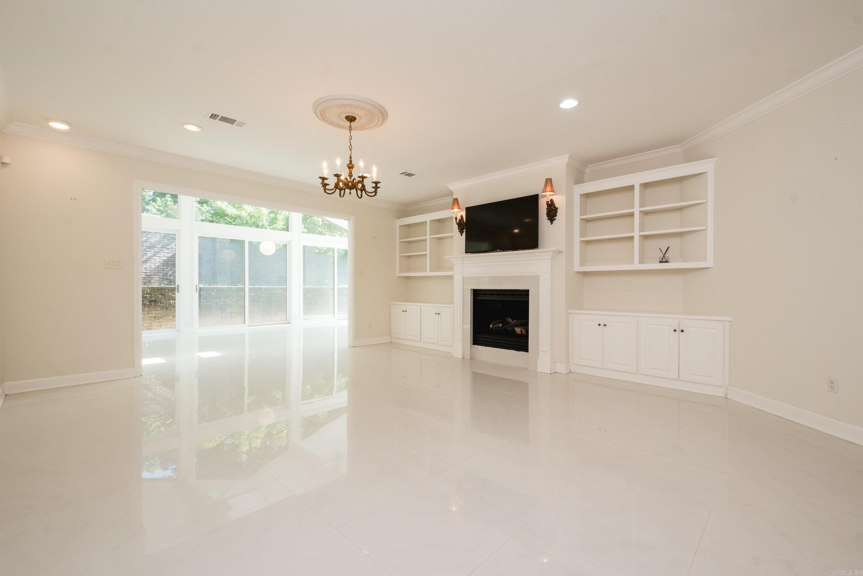 51 Hunters Green Circle Property Photo 4