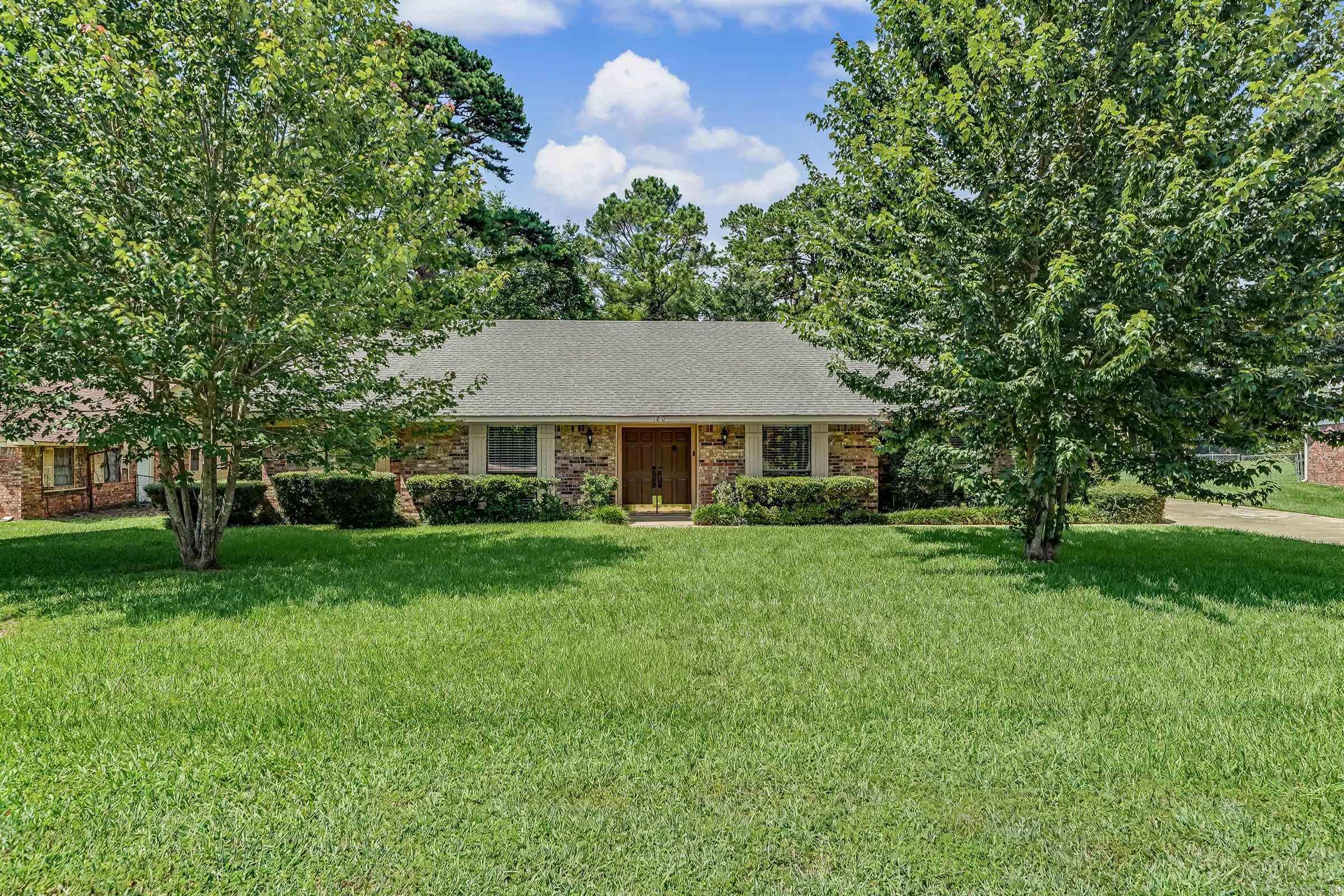 120 Northgate Drive Property Photo 1