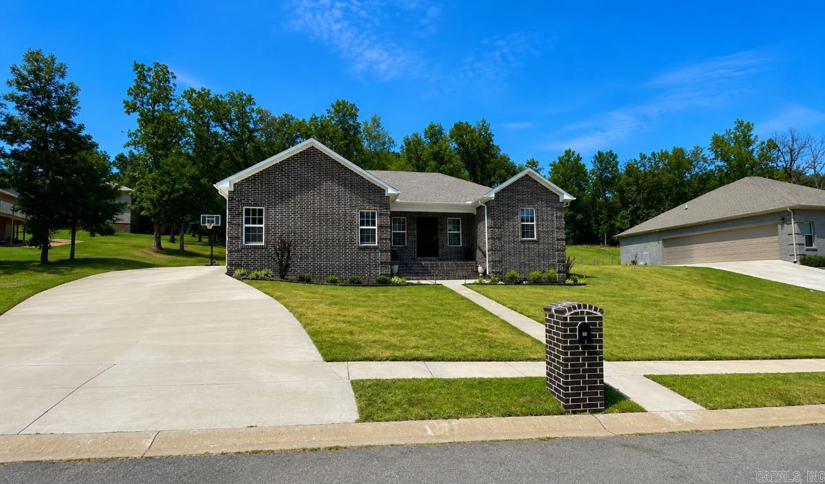 17 Pawnee Drive Property Photo 1