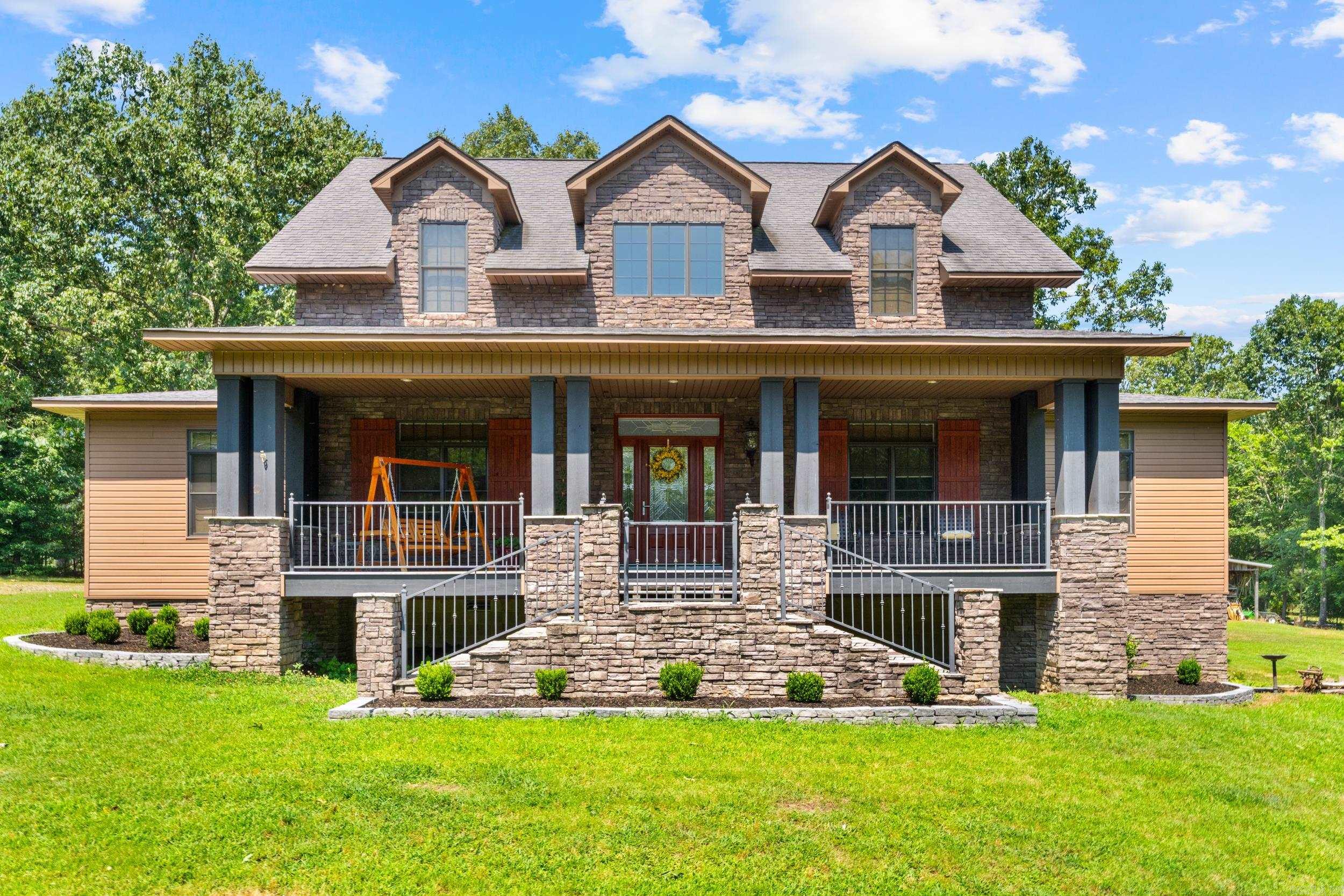 1919 Tudor Loop Property Photo 2