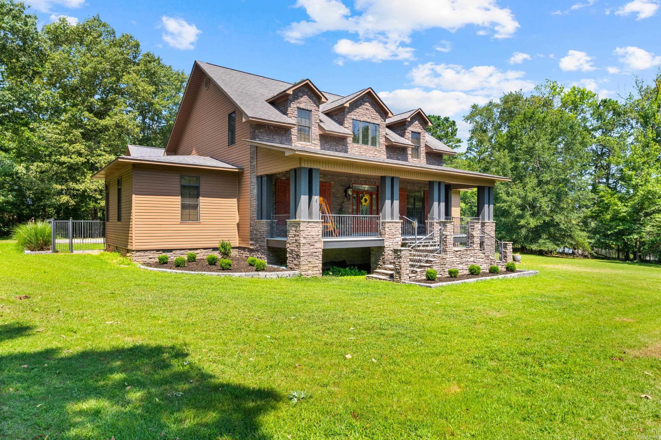 1919 Tudor Loop Property Photo 3