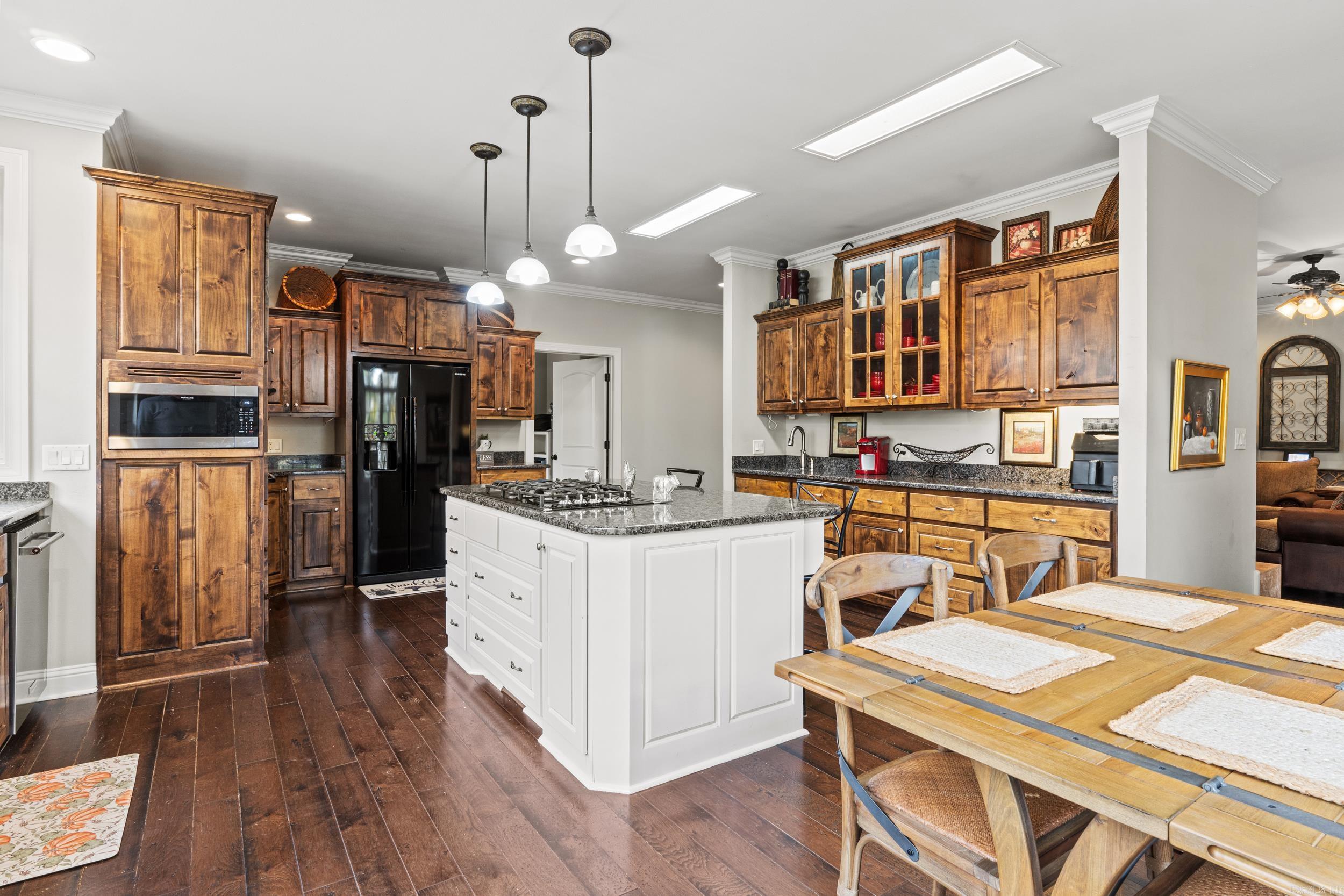 1919 Tudor Loop Property Photo 16