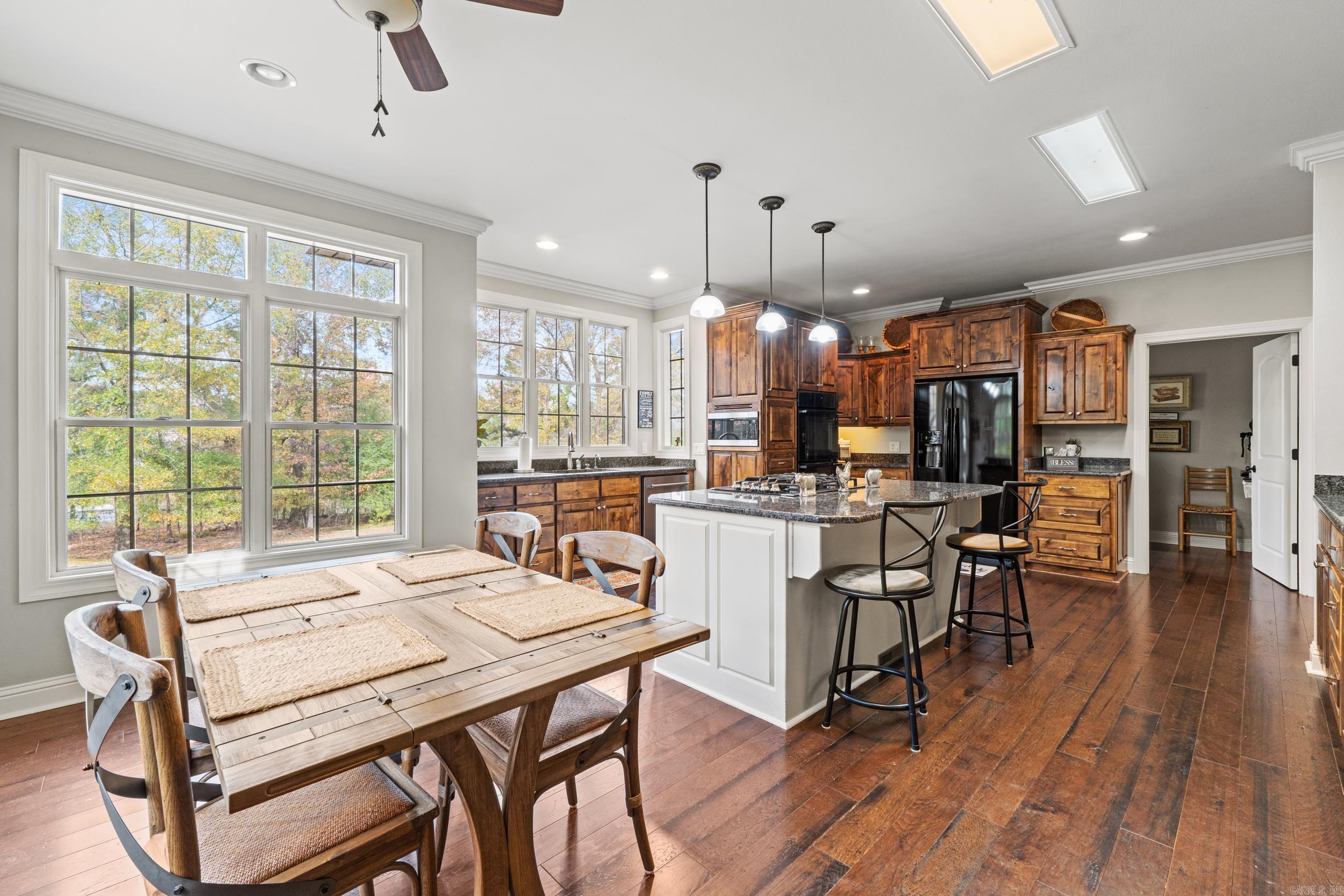 1919 Tudor Loop Property Photo 17