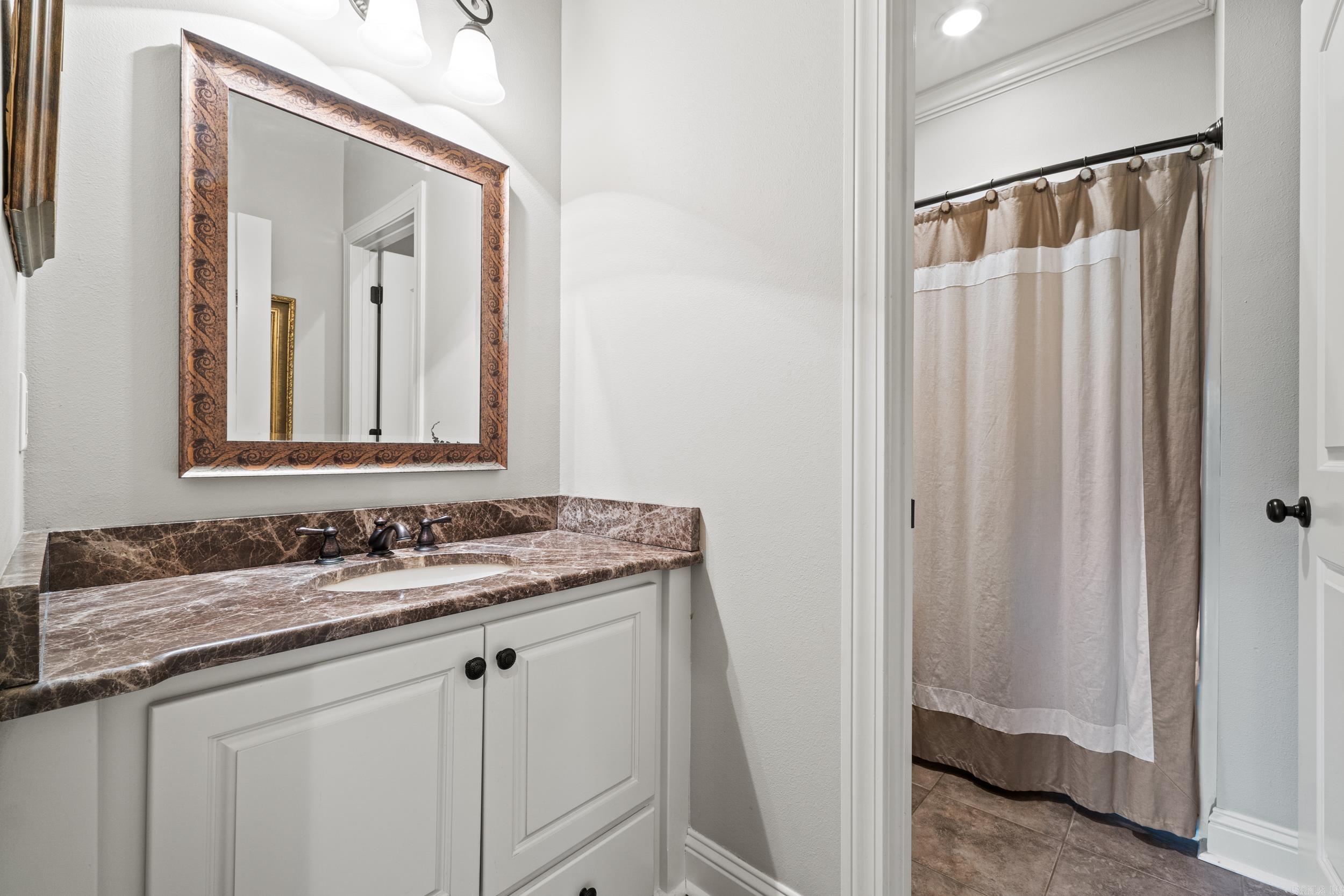 1919 Tudor Loop Property Photo 29
