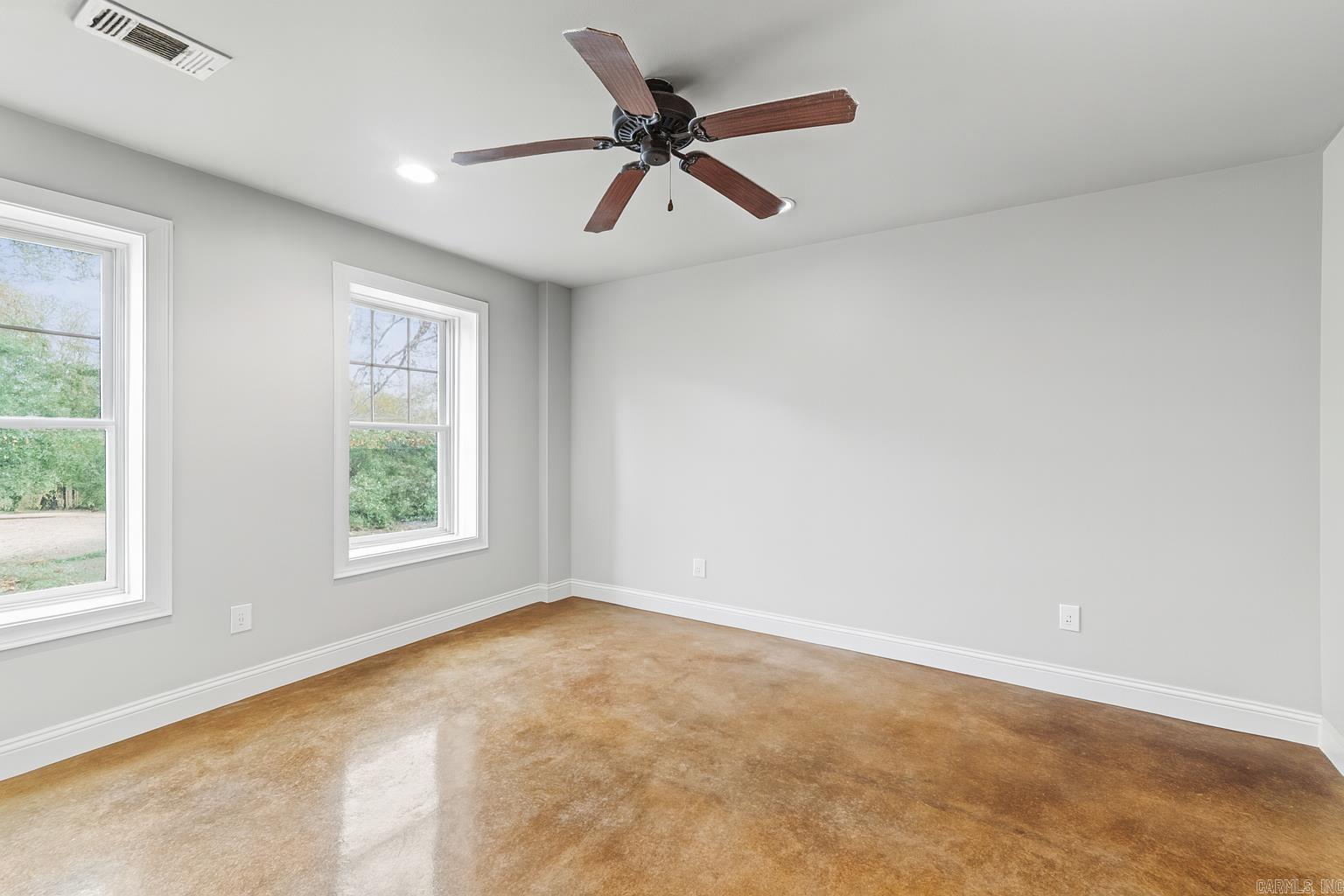 1919 Tudor Loop Property Photo 38