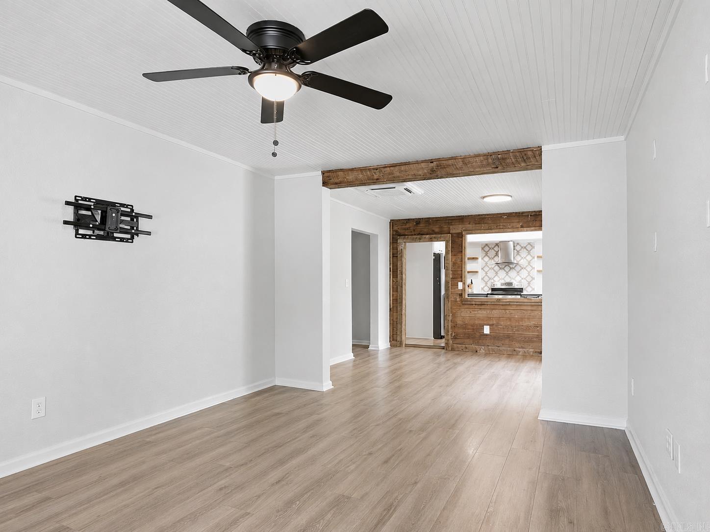 152 3rd Street Property Photo 4