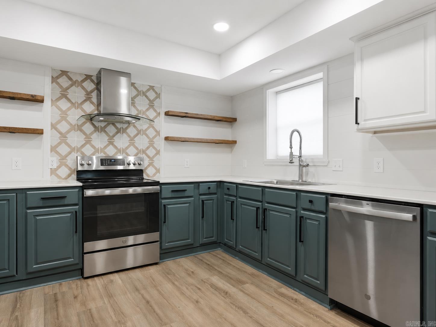 152 3rd Street Property Photo 7