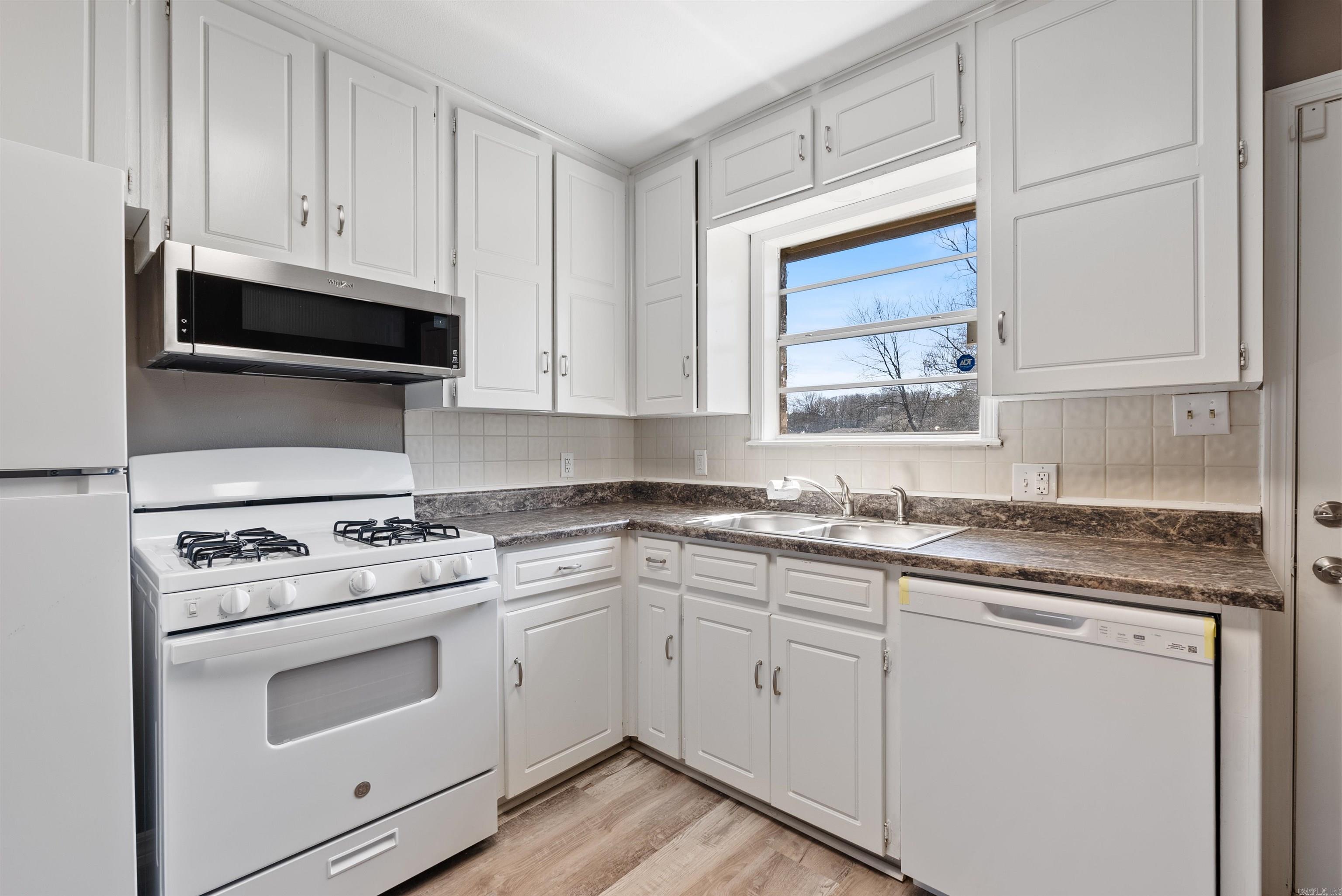 515 South Rd. Apt. A Property Photo 6
