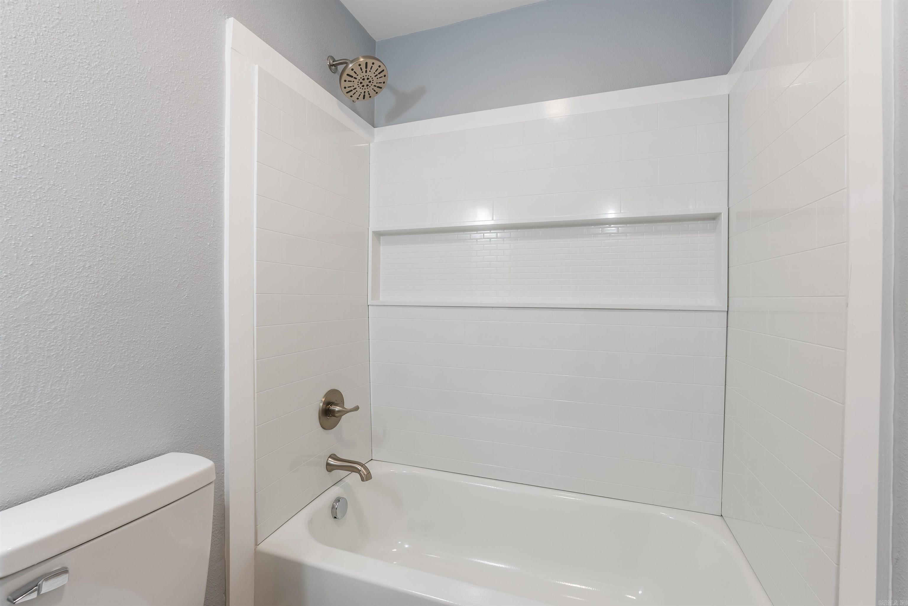 611 Lenora Property Photo 8