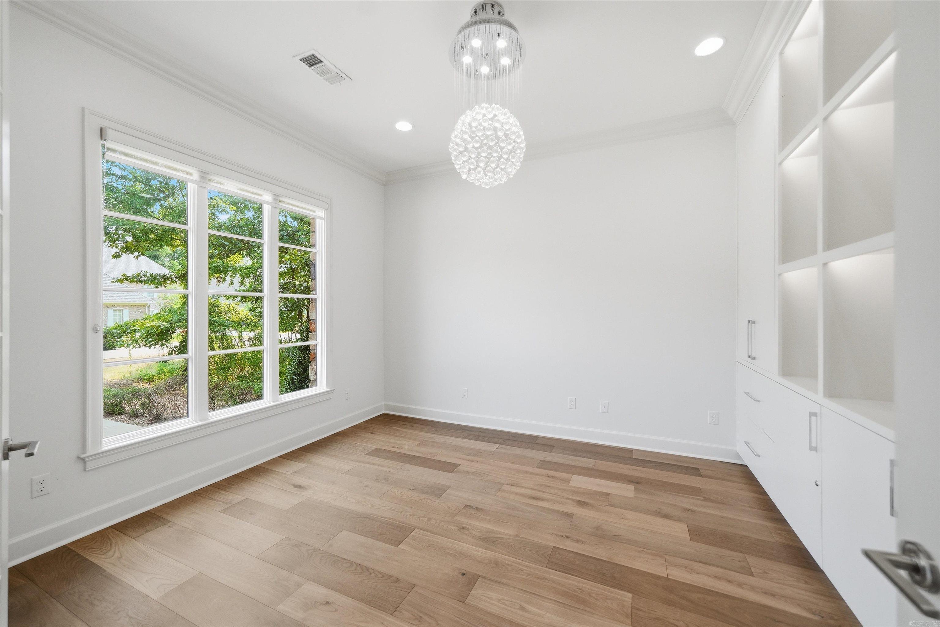 79 Hallen Court Property Photo 4