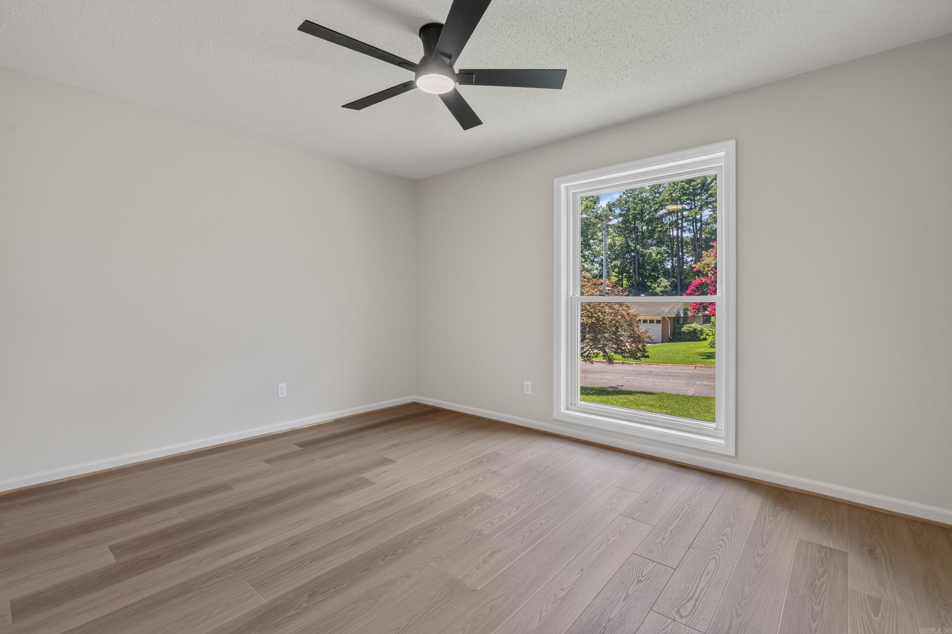 6 Concord Cir Property Photo 22