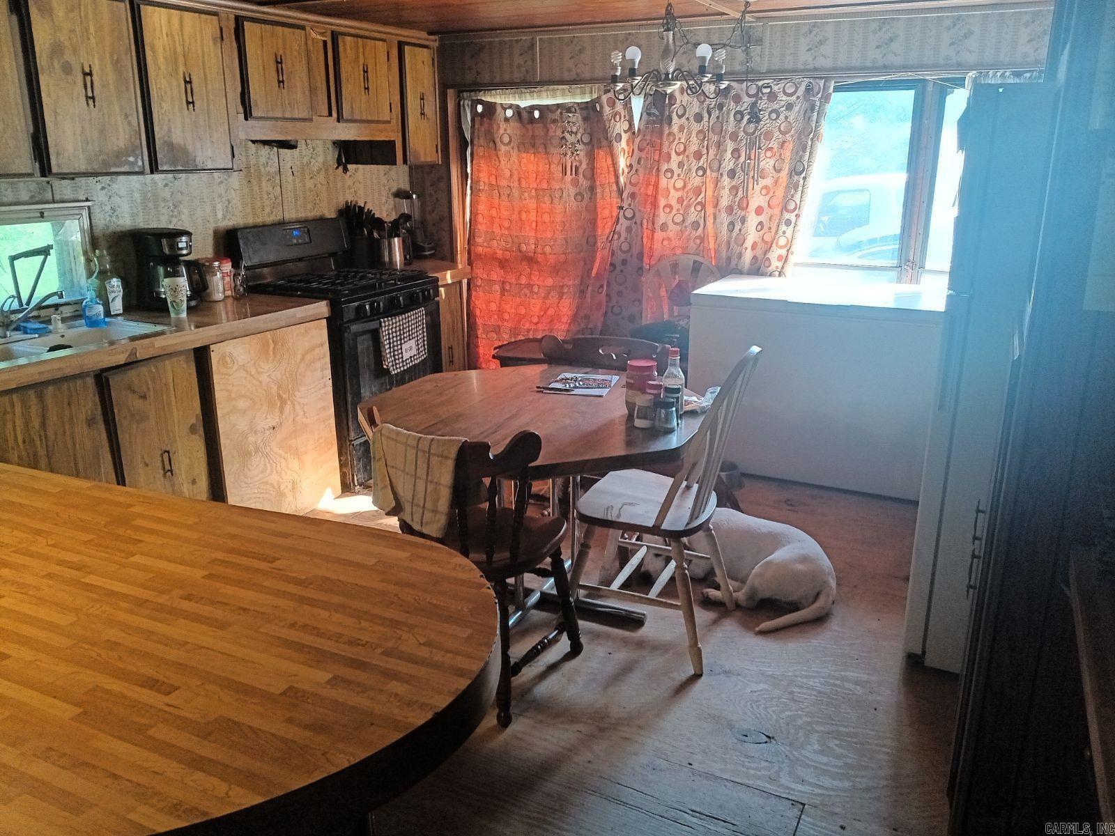 184 & 160 Peaceful Place Property Photo 8