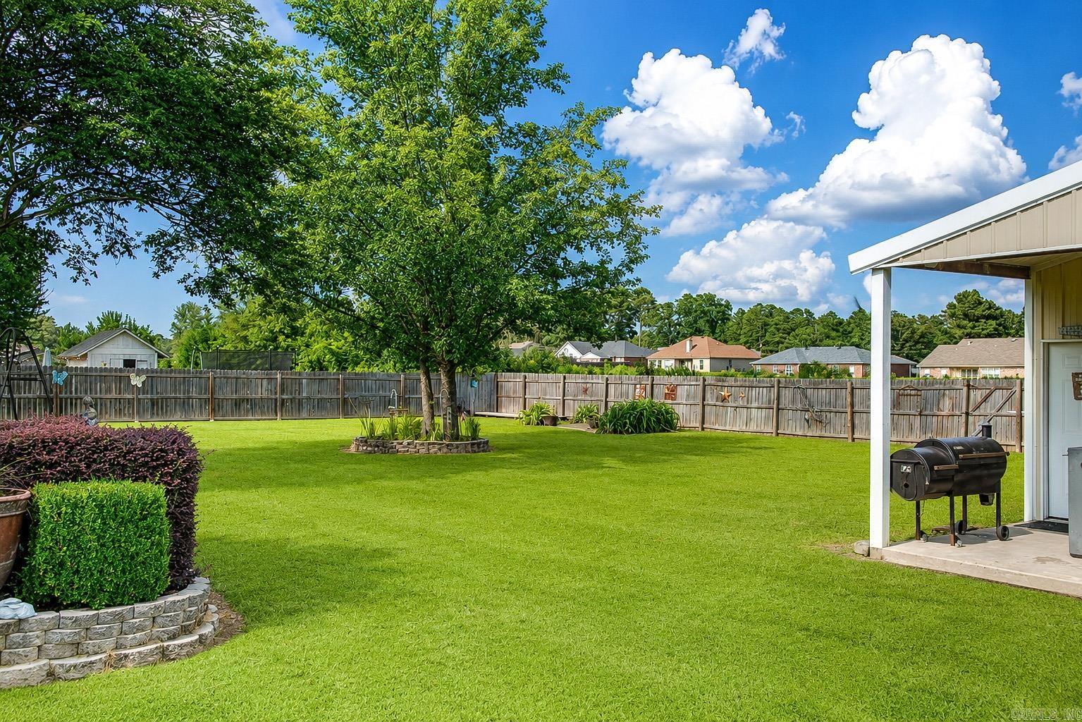 821 Green Oaks Property Photo 31
