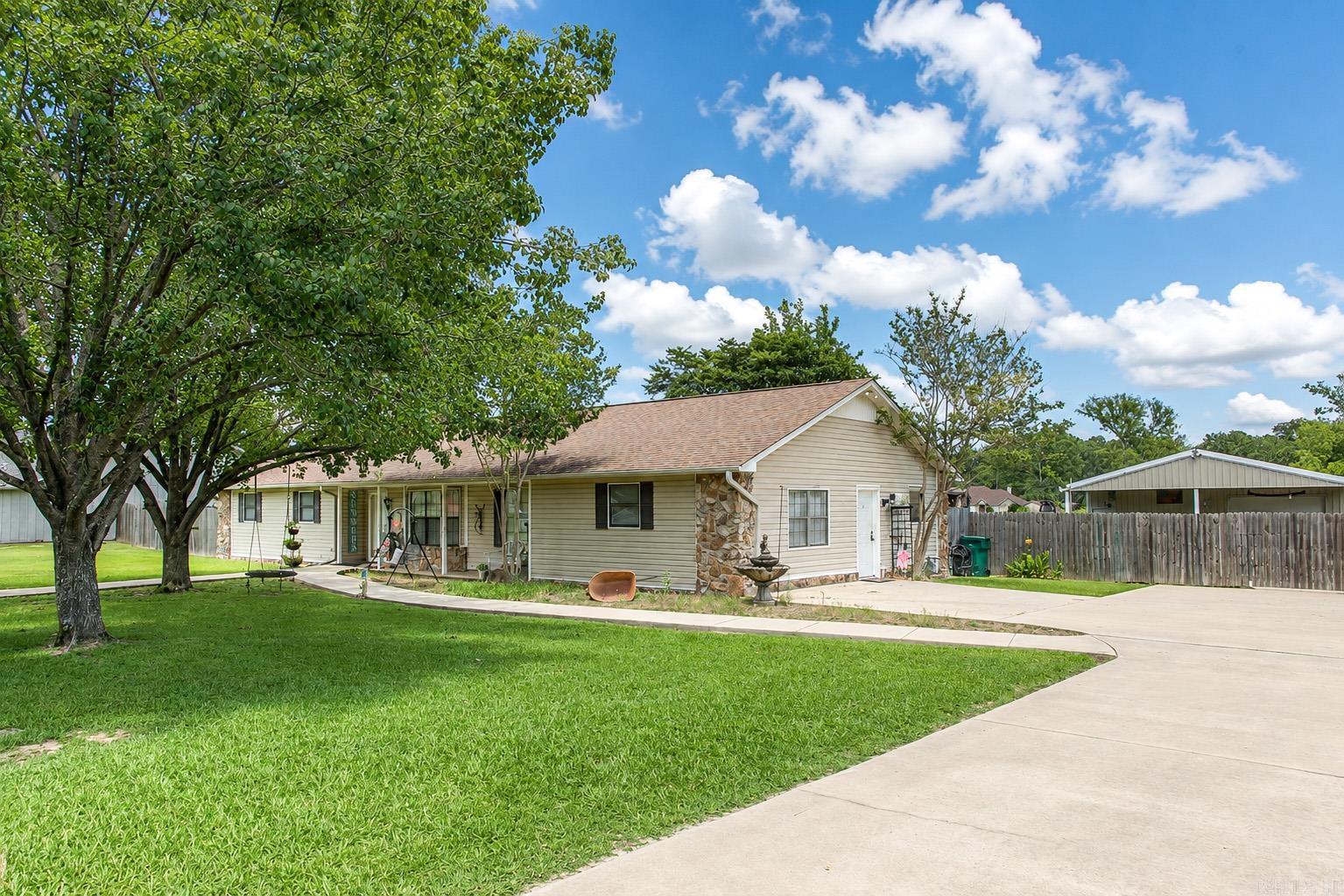 821 Green Oaks Property Photo 37