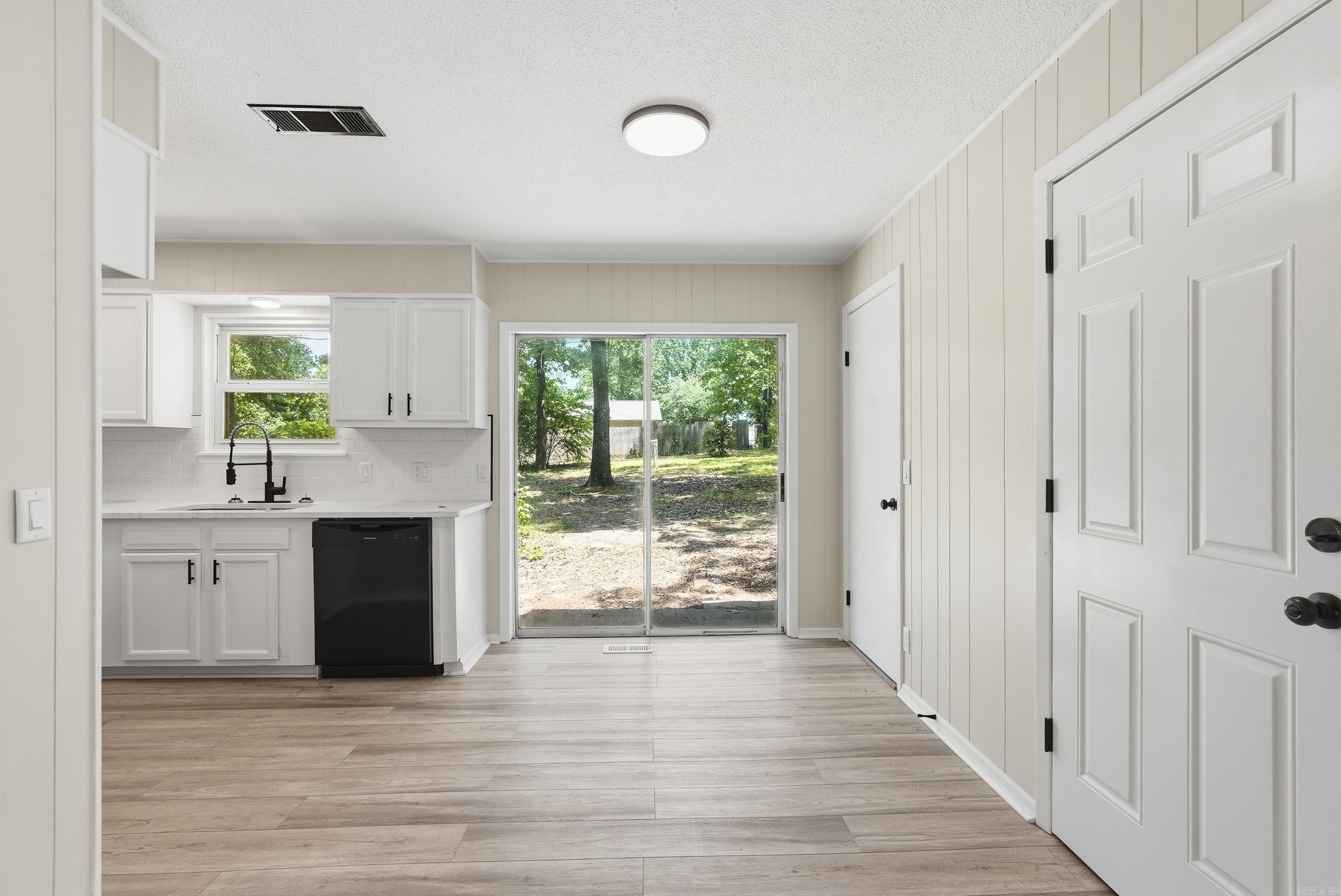2015 Yamania Way Property Photo 5