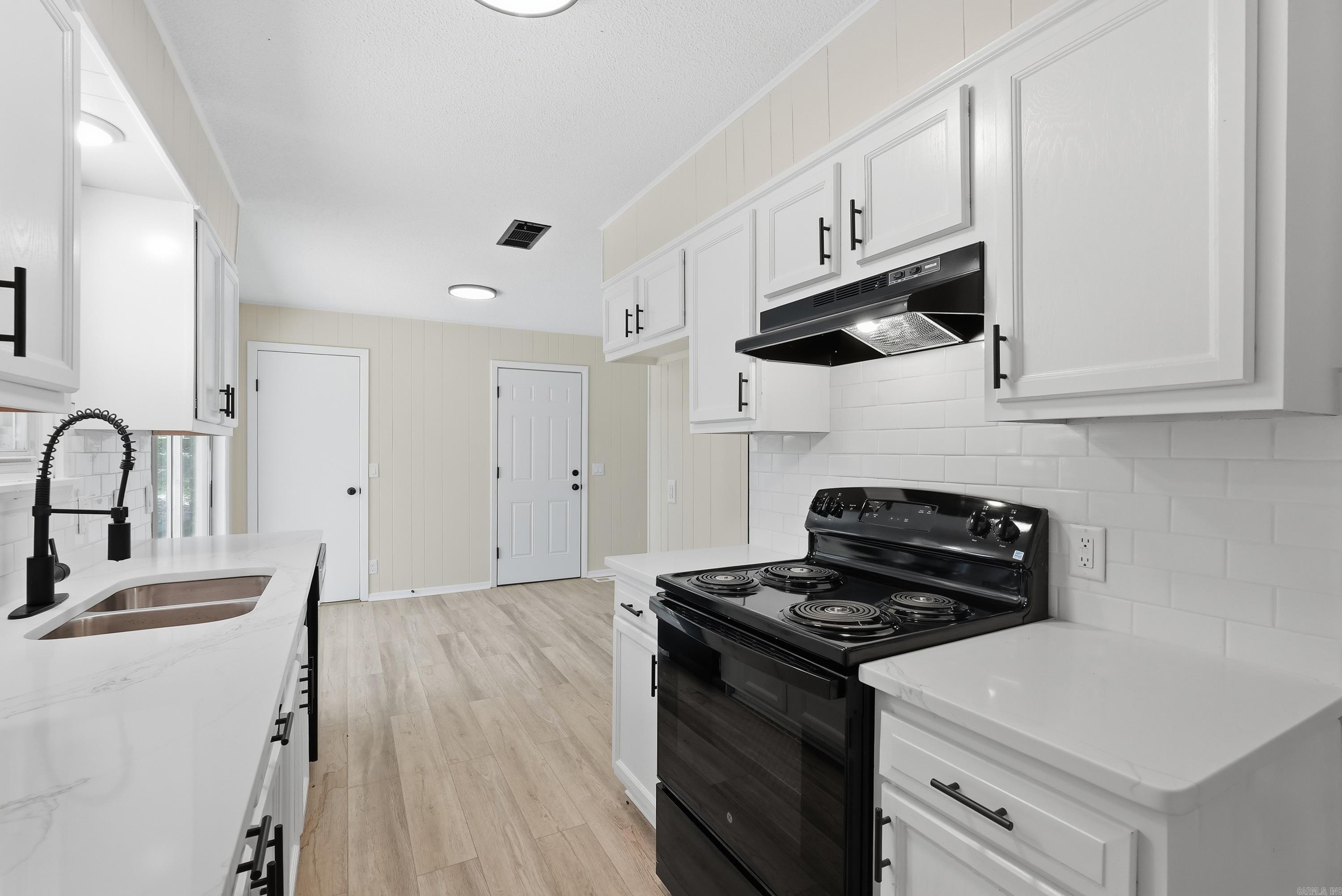 2015 Yamania Way Property Photo 9