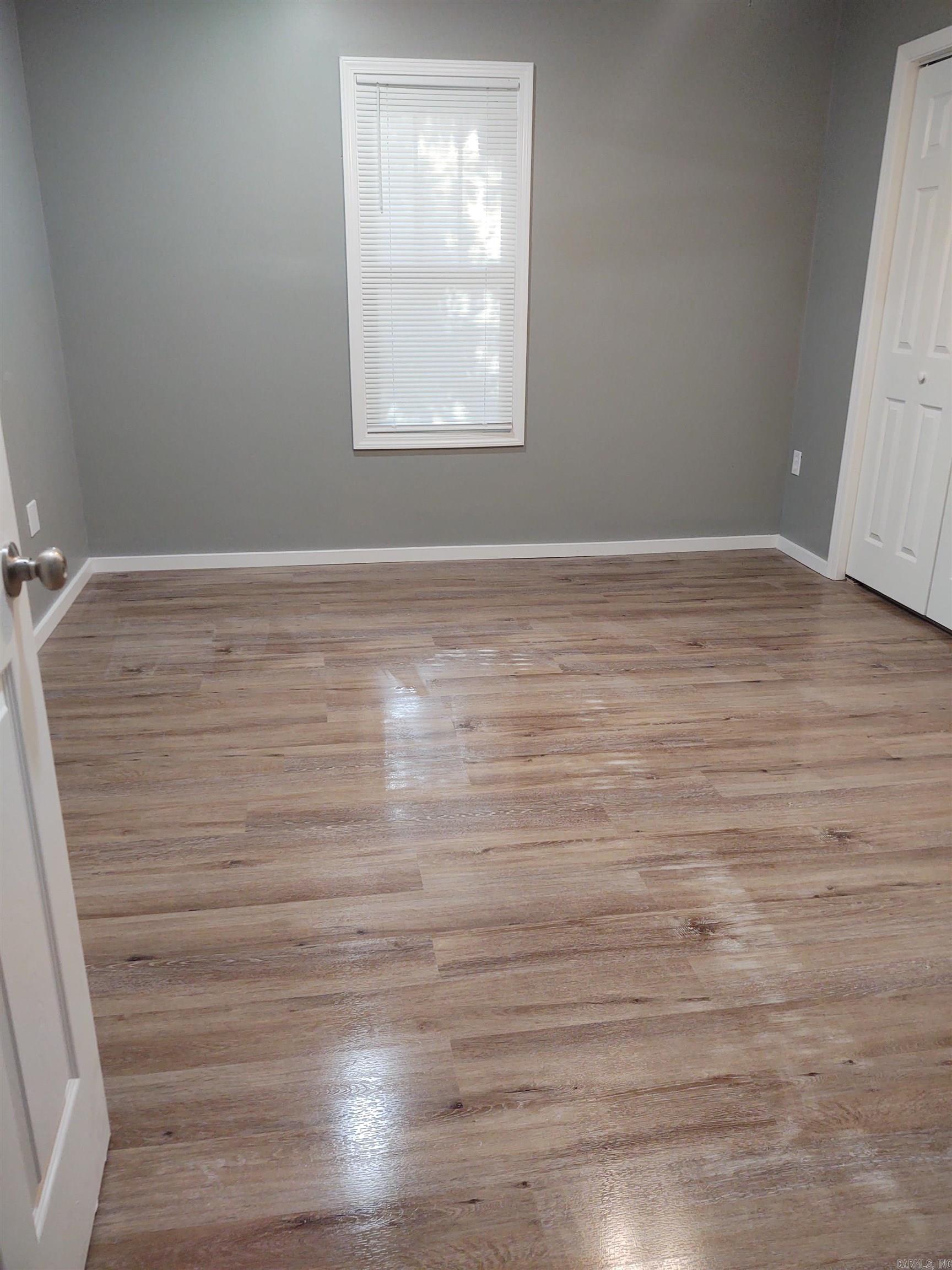 710 E Elm Street Property Photo 3