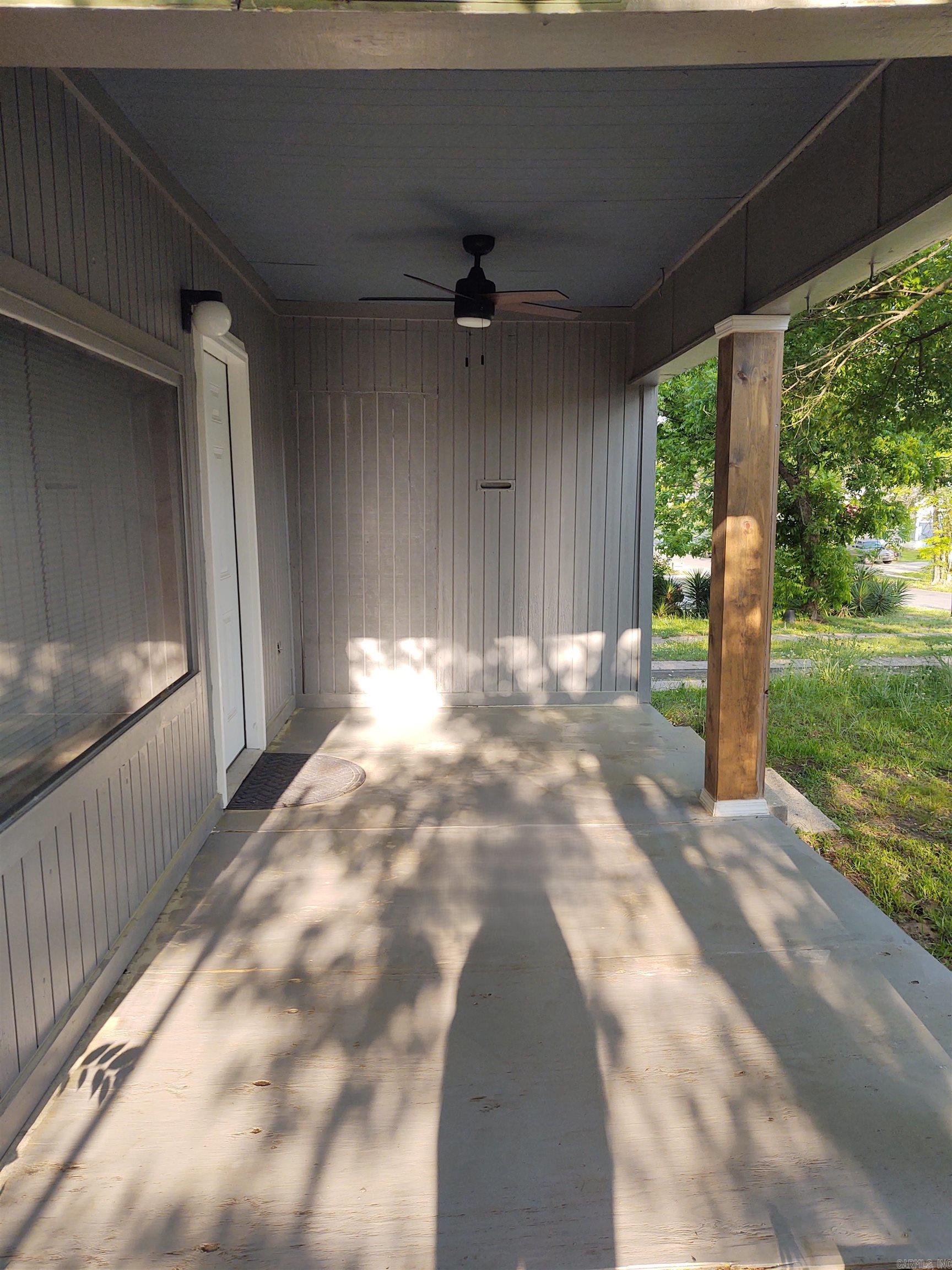 710 E Elm Street Property Photo 23