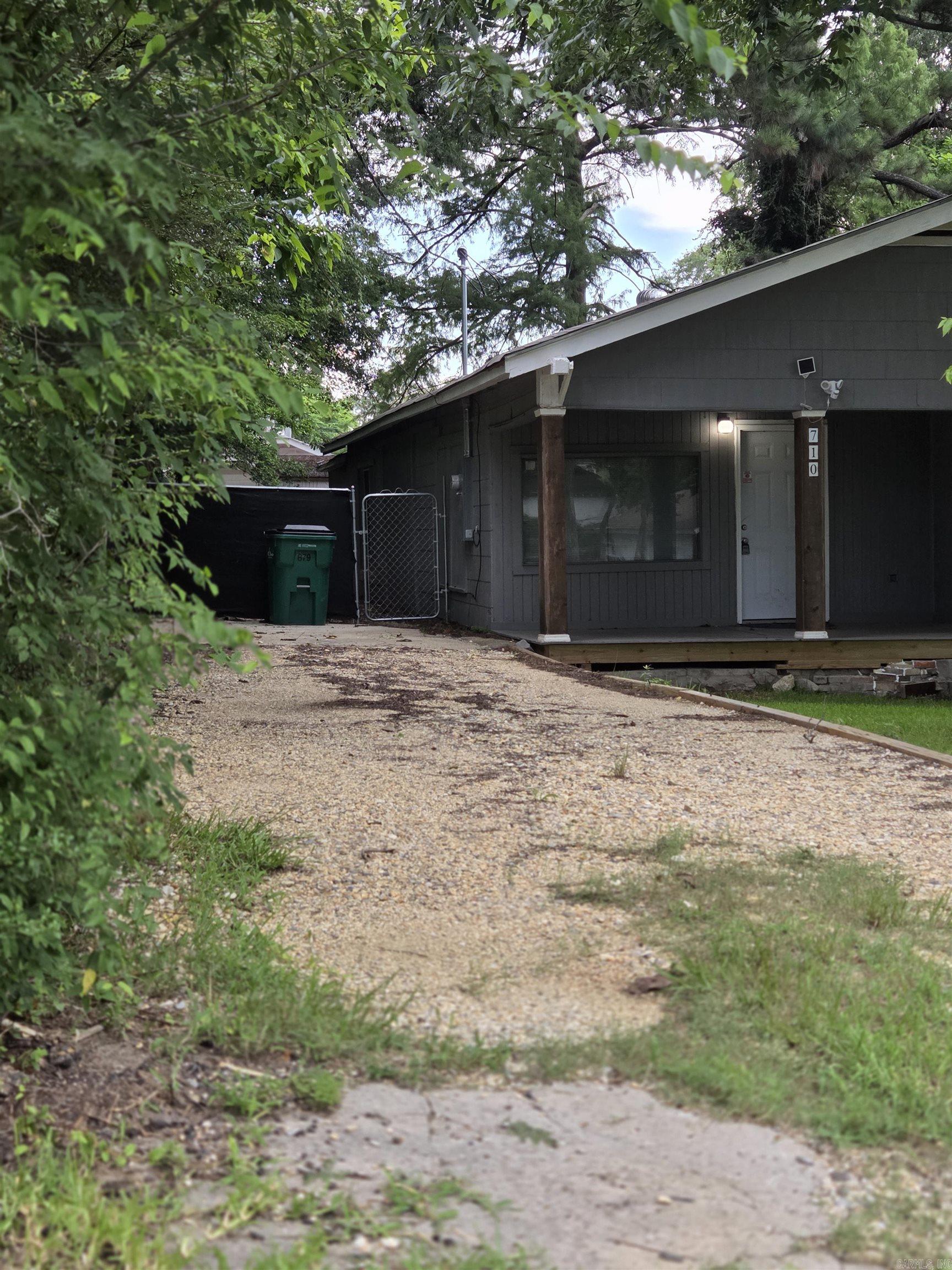 710 E Elm Street Property Photo 26
