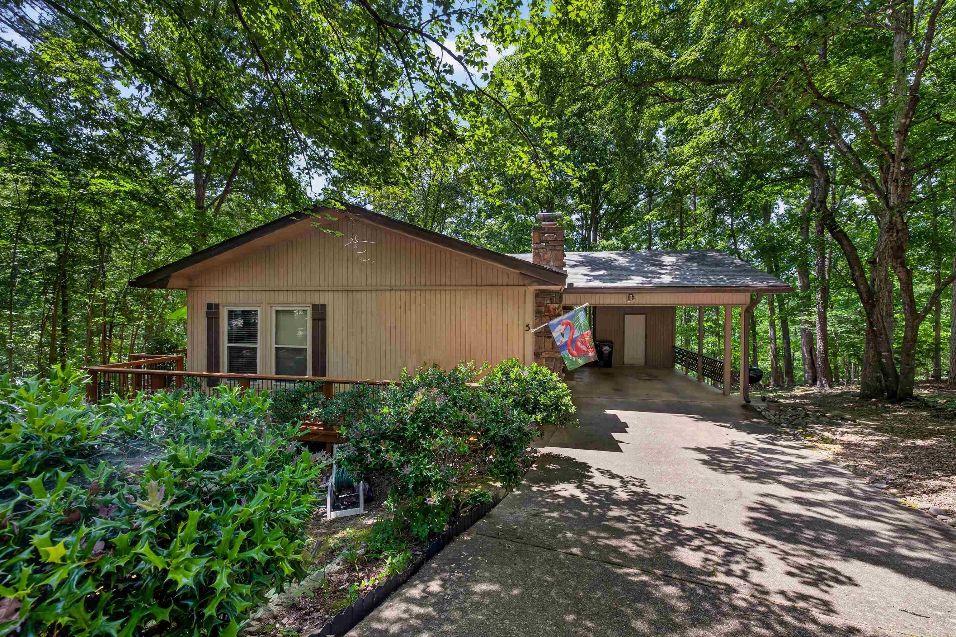 5 Ona Circle Property Photo 2
