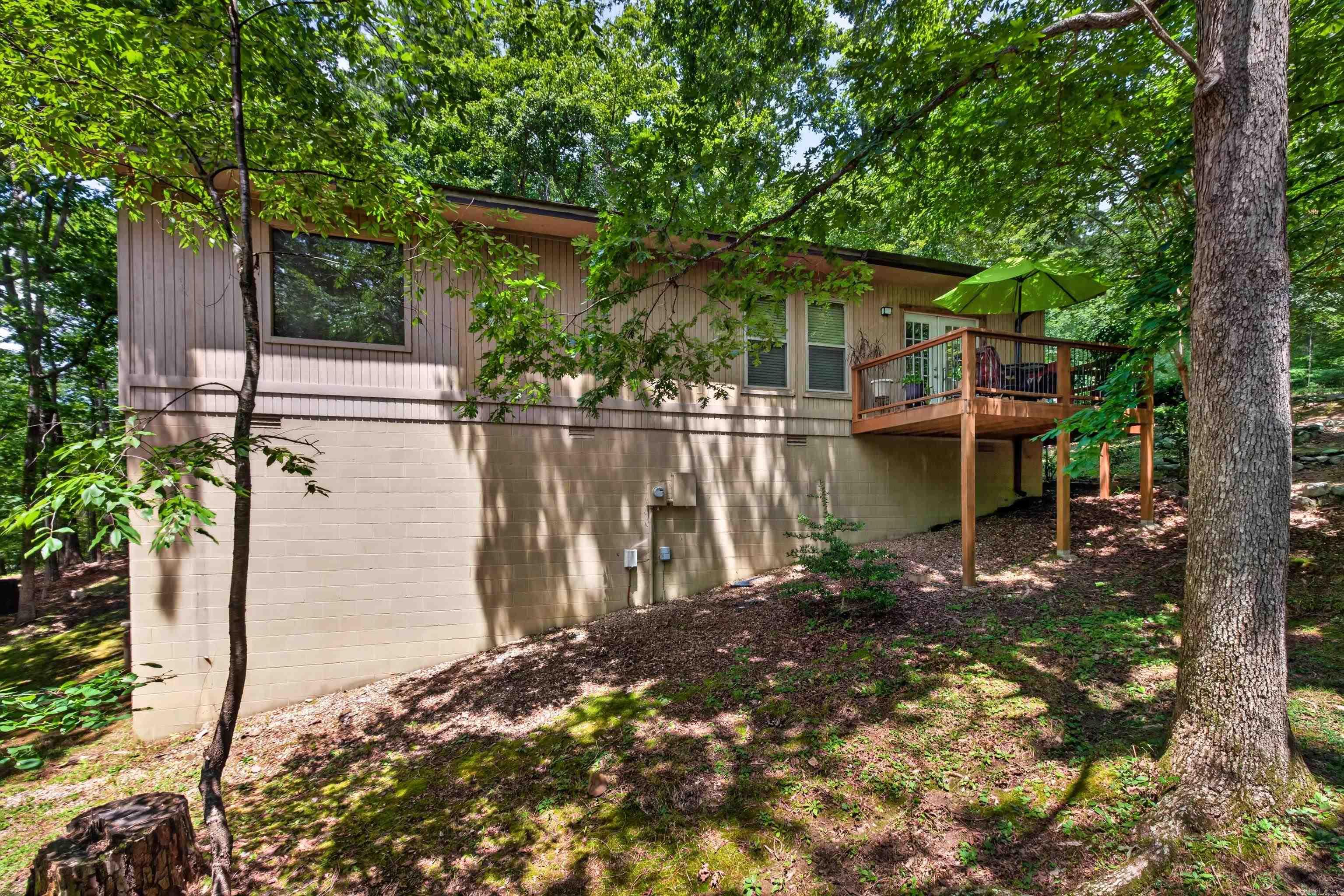 5 Ona Circle Property Photo 4