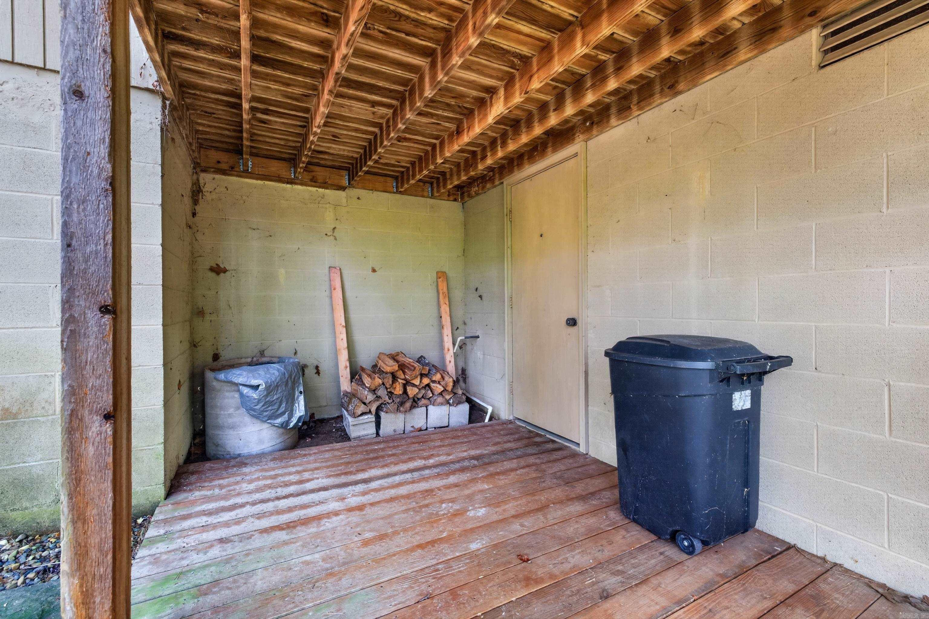 5 Ona Circle Property Photo 7