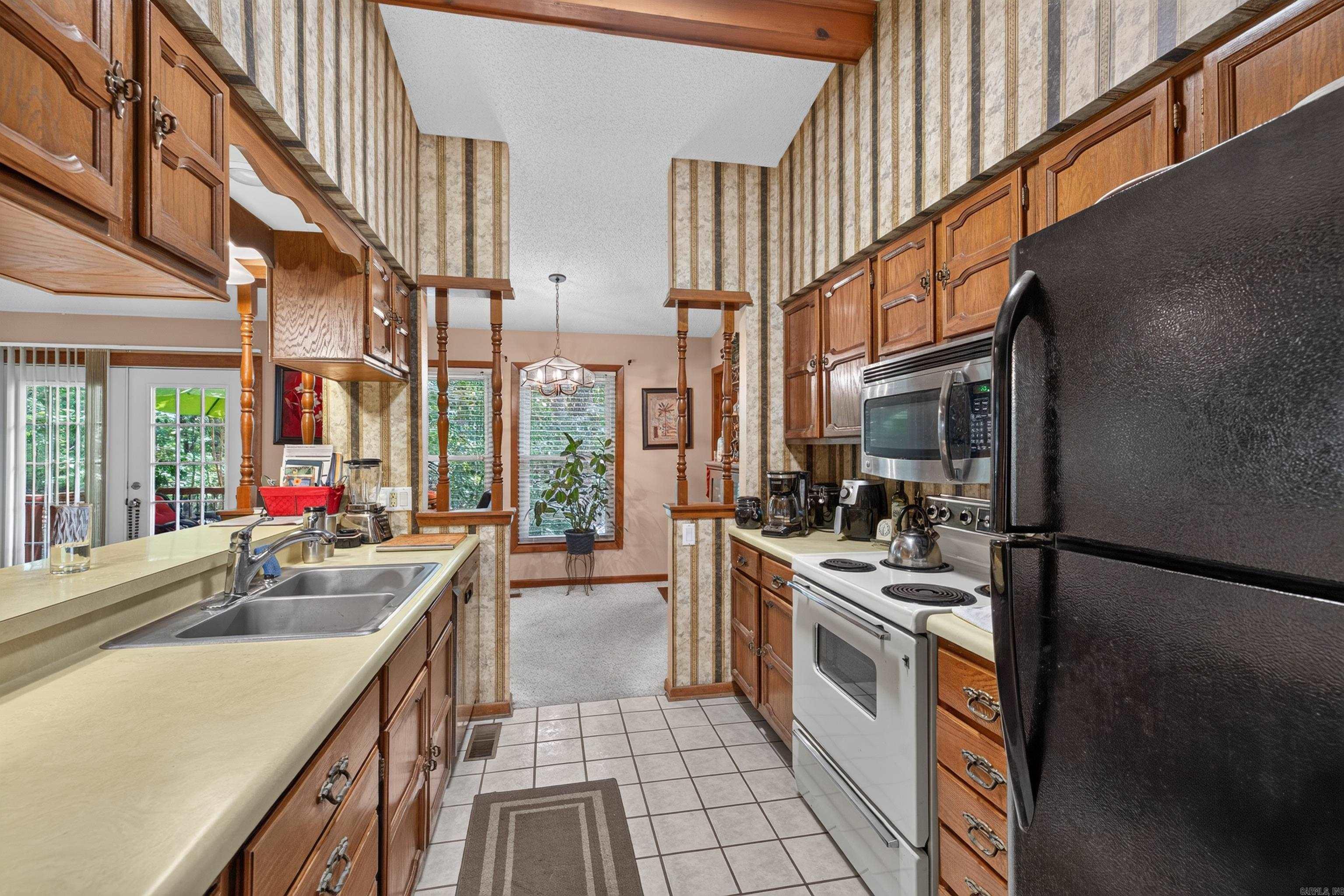 5 Ona Circle Property Photo 13