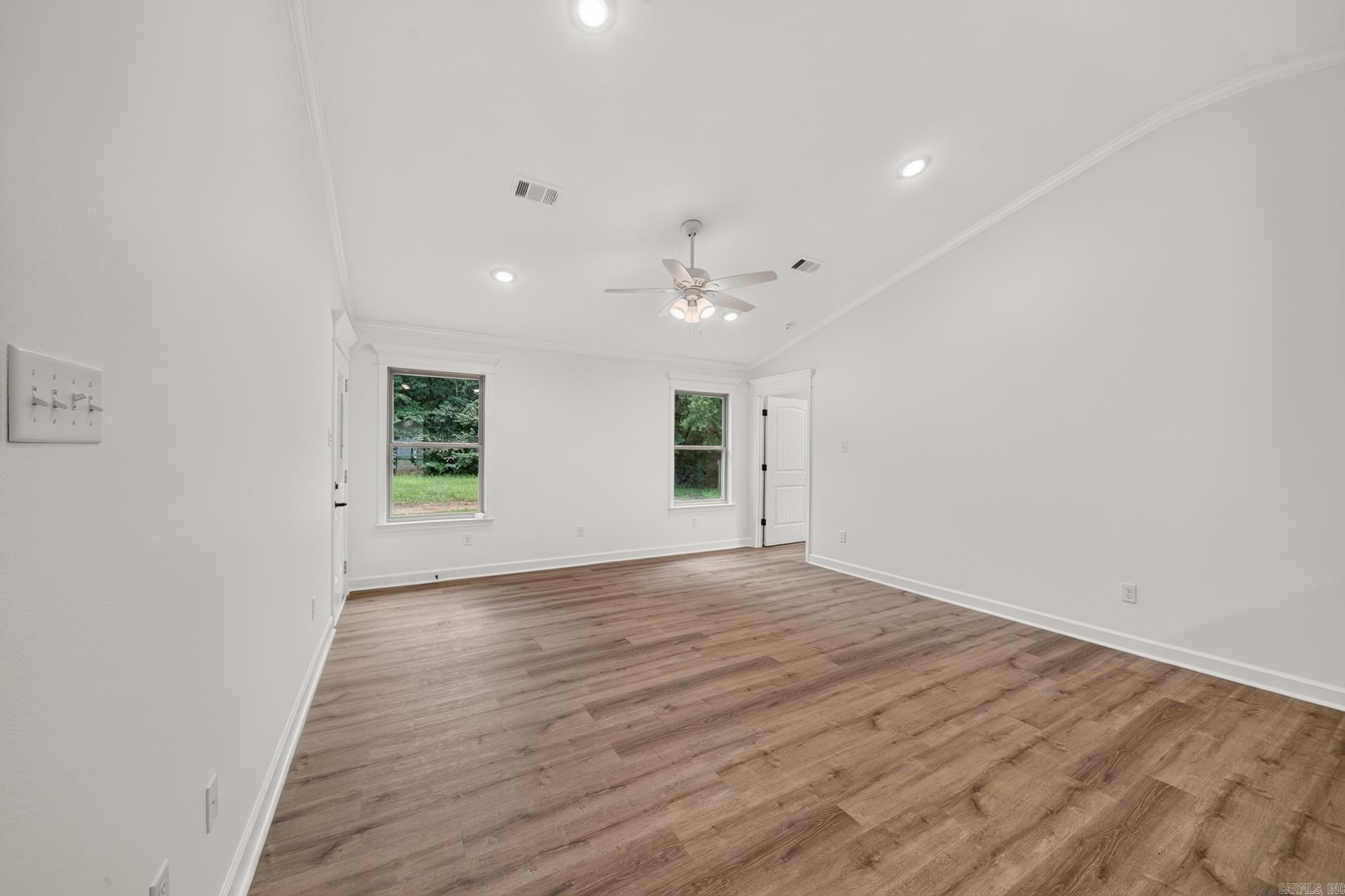 38 Shamsie Drive Property Photo 5