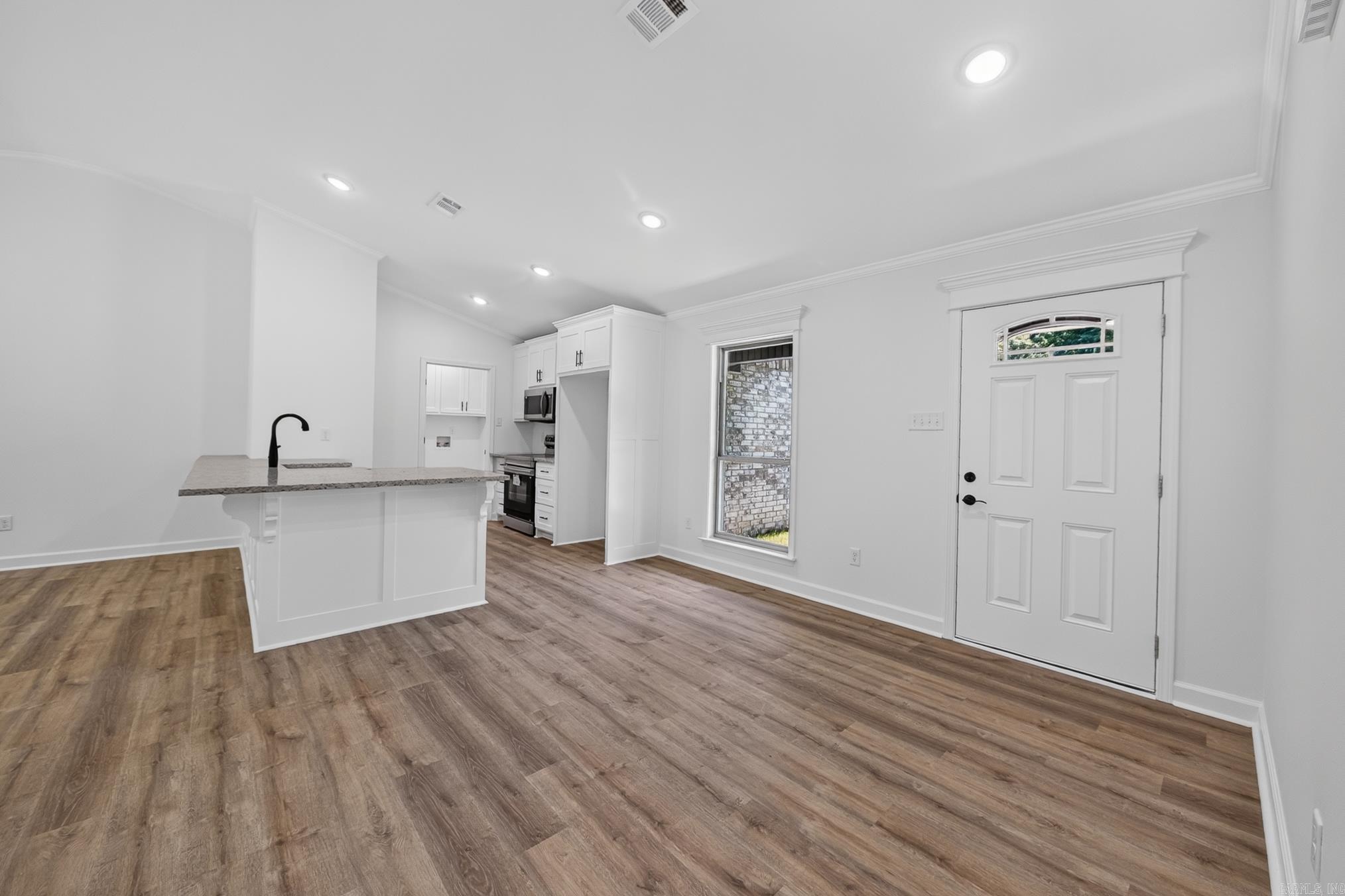 38 Shamsie Drive Property Photo 10