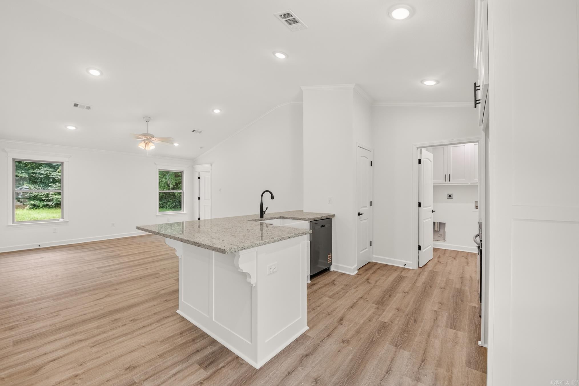 38 Shamsie Drive Property Photo 15