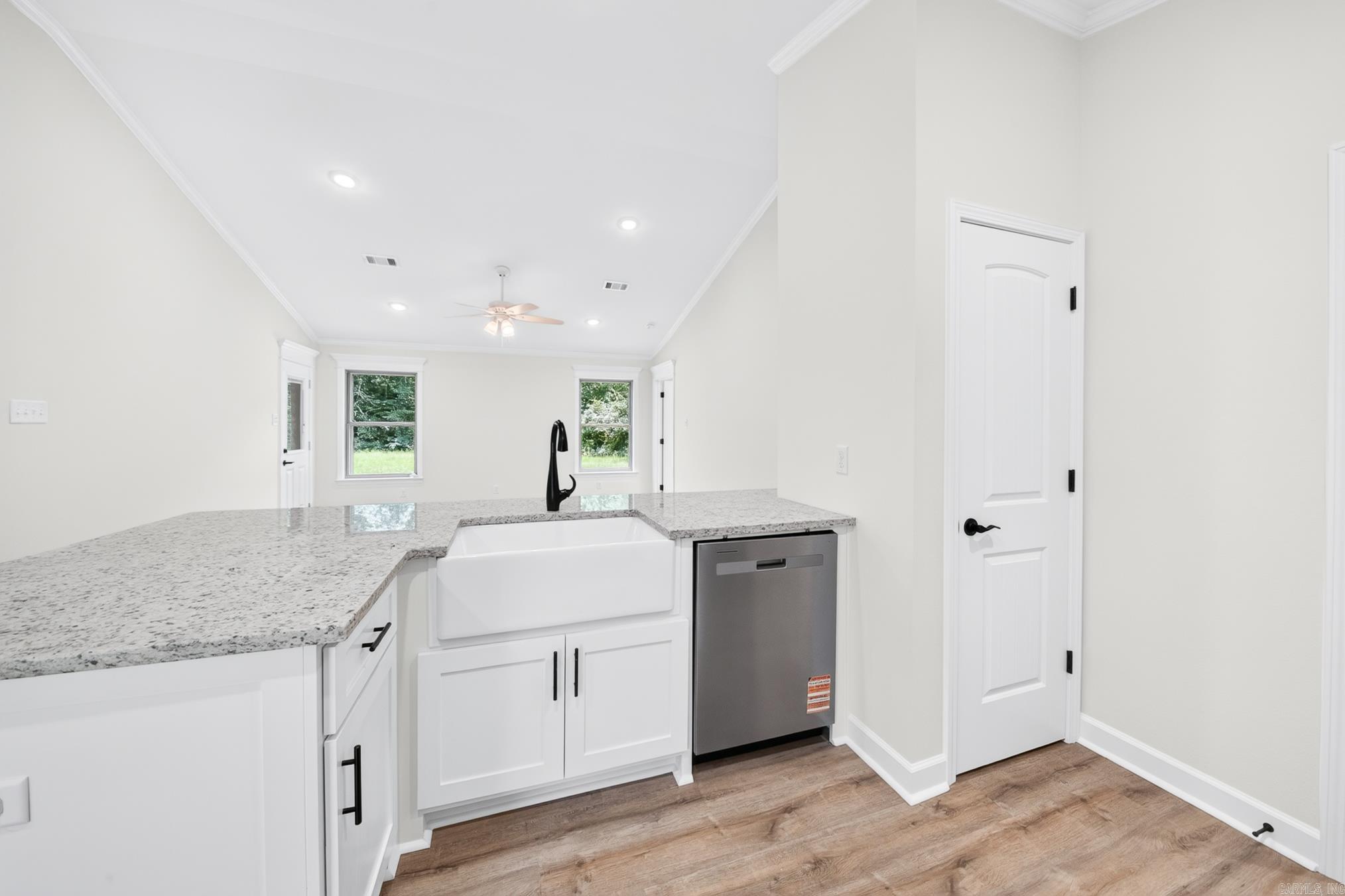 38 Shamsie Drive Property Photo 18