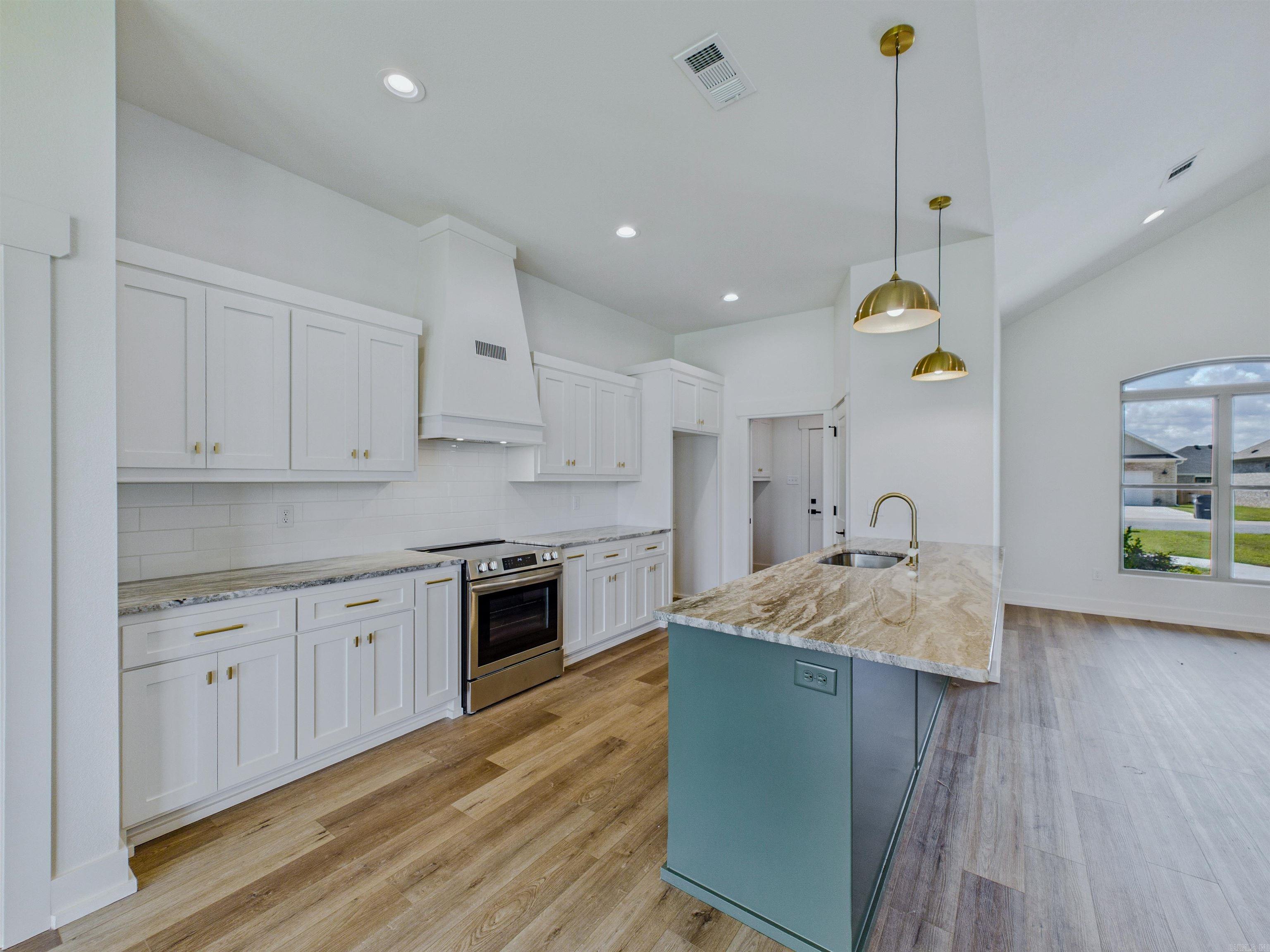 4 Evening Star Cove Property Photo 16