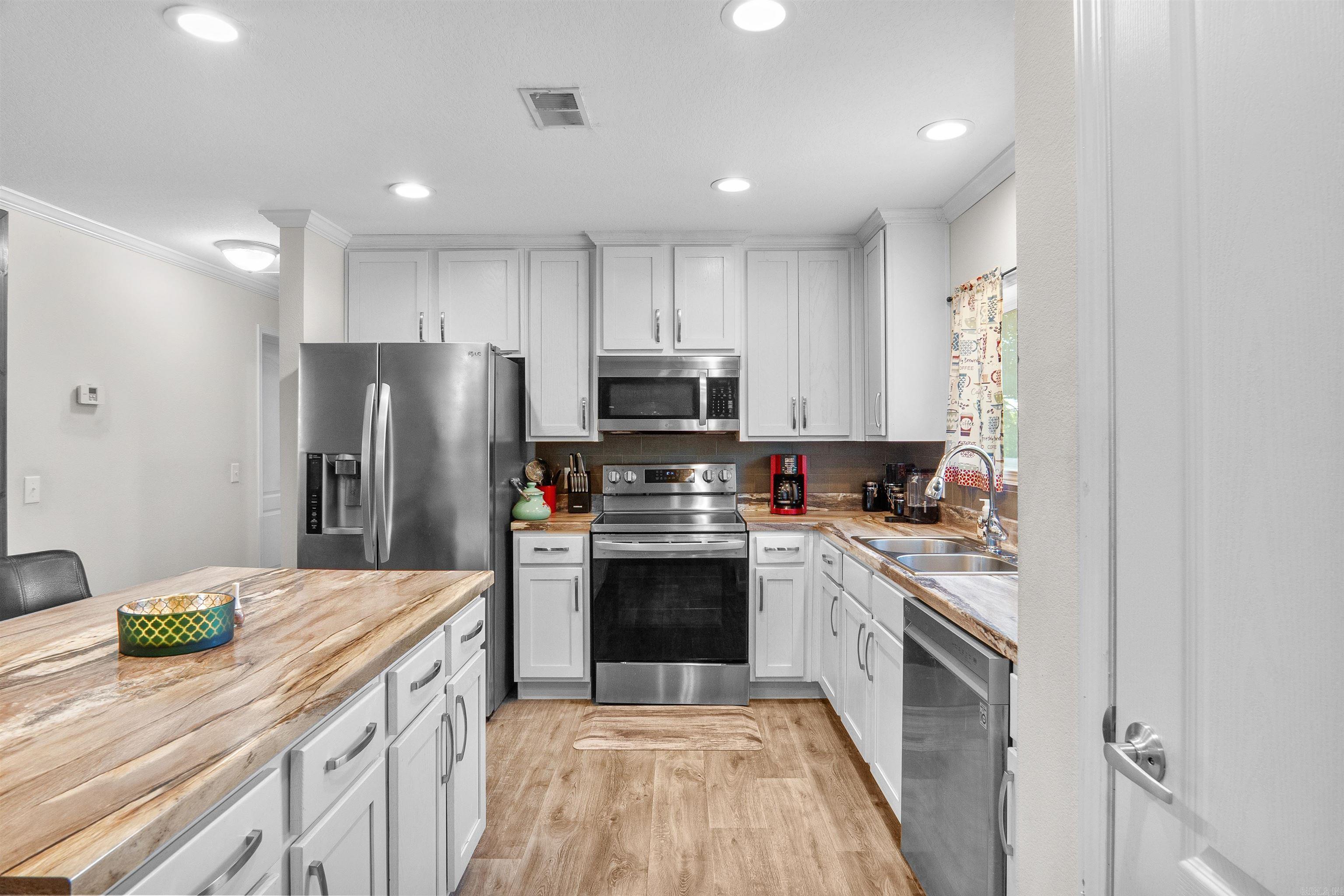 607 Allison Road Property Photo 14