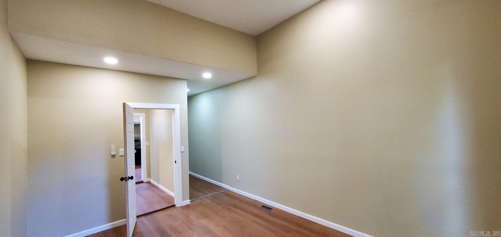 213 S Smith Avenue Property Photo 10