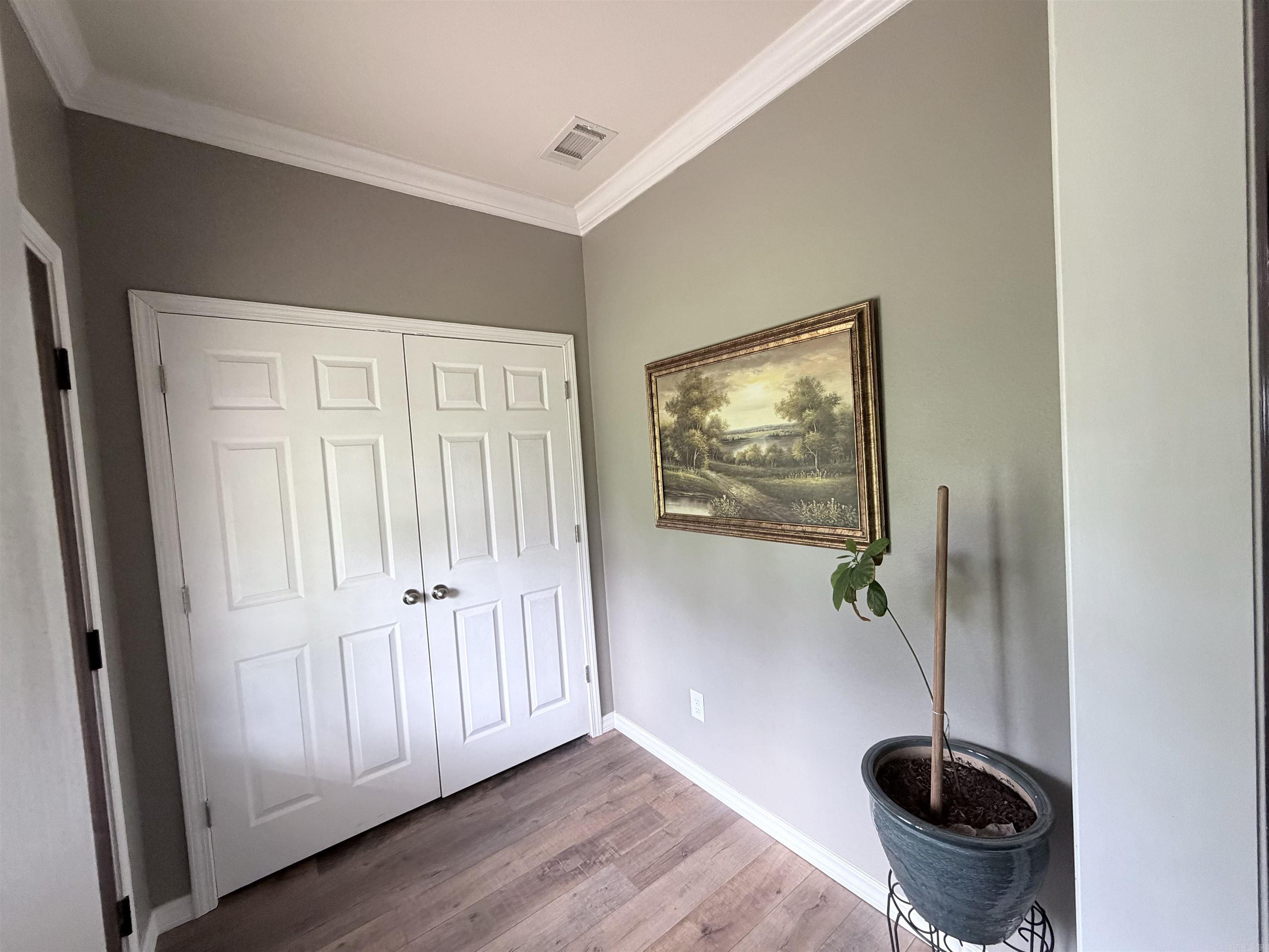 700 Strawberry Road Property Photo 2