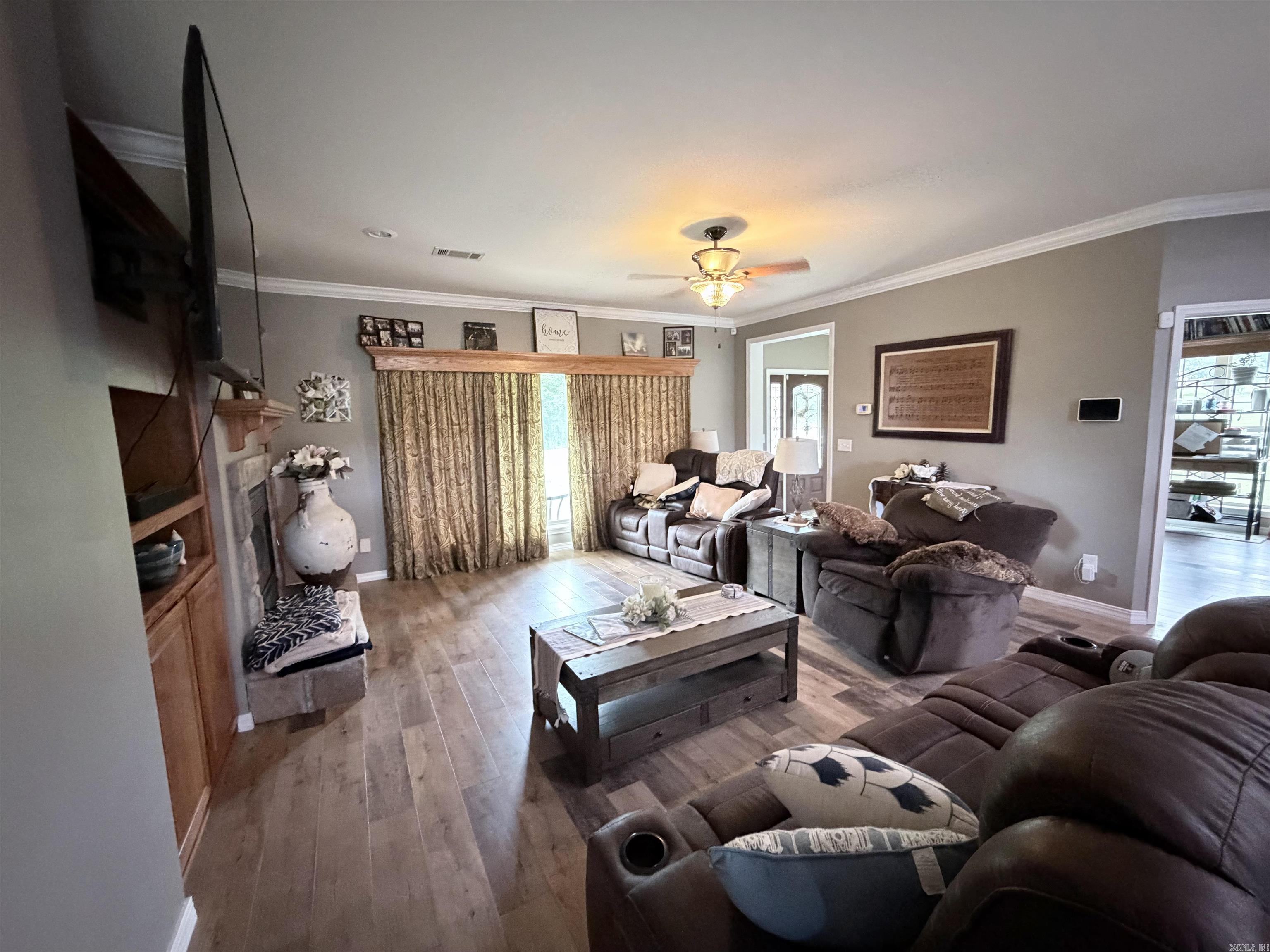 700 Strawberry Road Property Photo 3