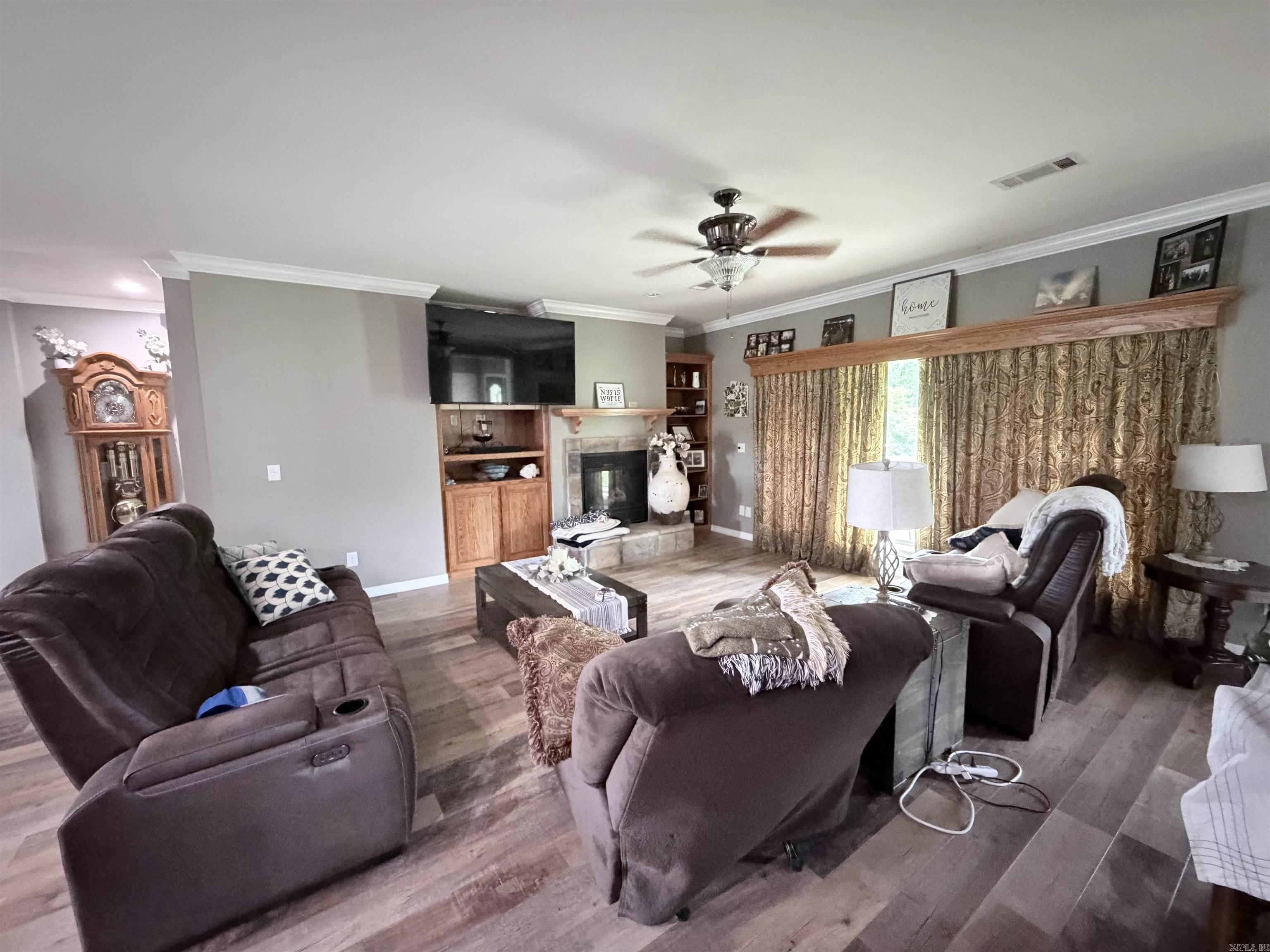 700 Strawberry Road Property Photo 4
