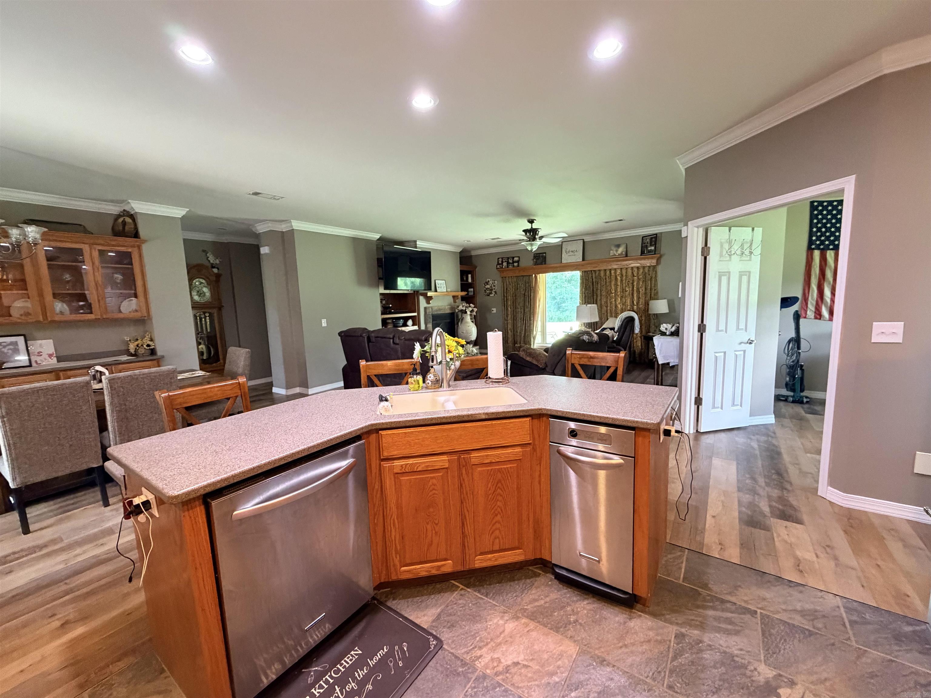 700 Strawberry Road Property Photo 8