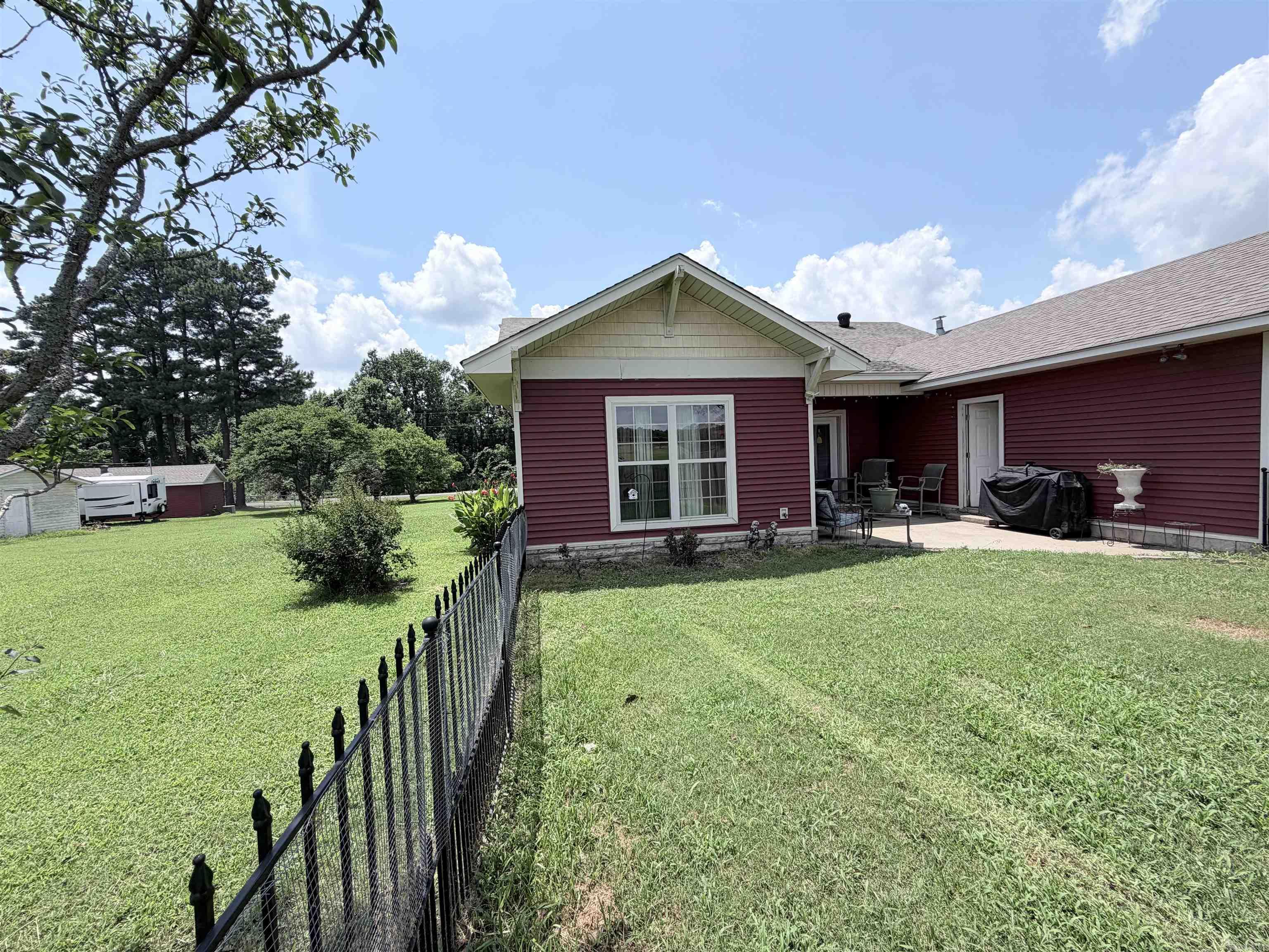 700 Strawberry Road Property Photo 18