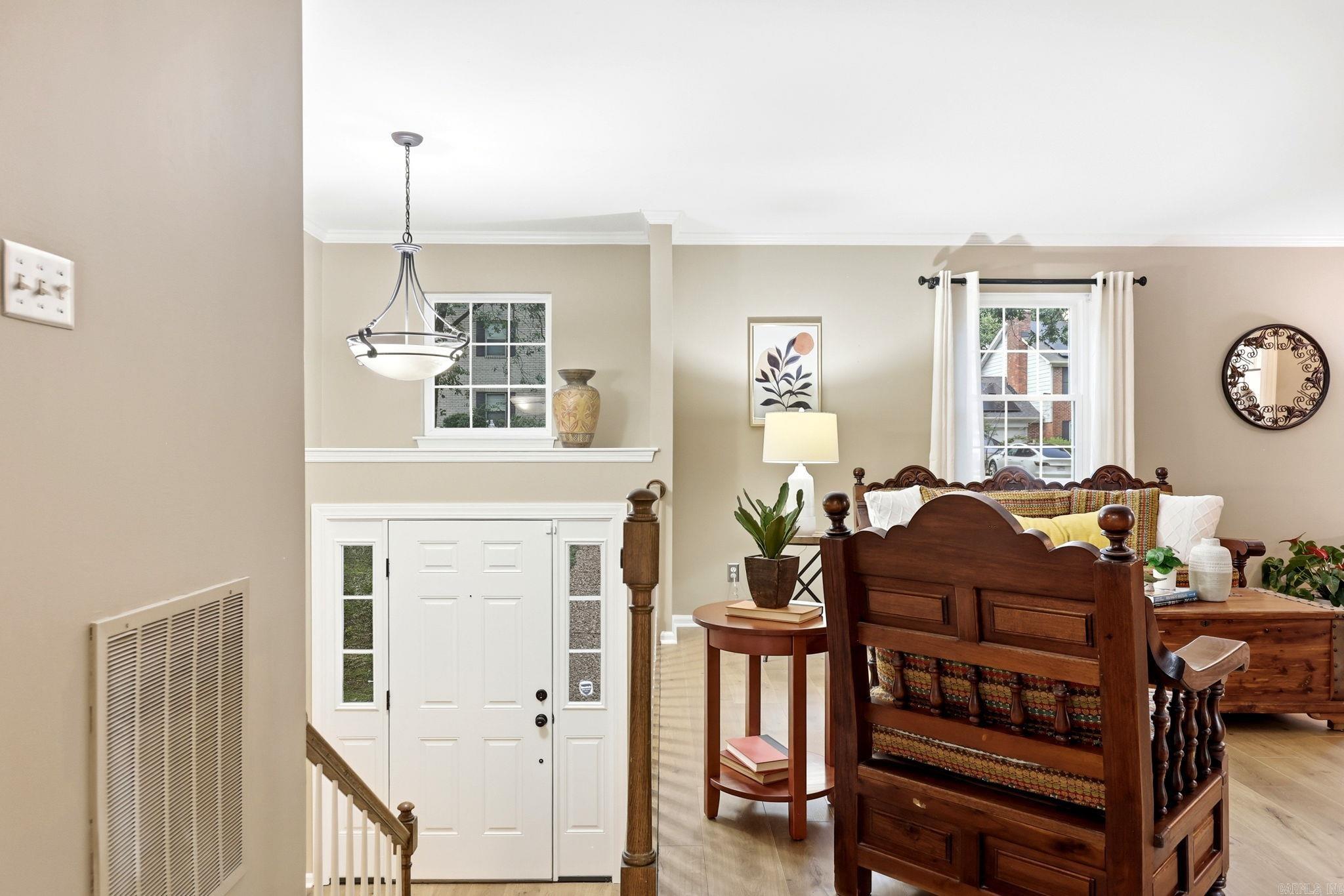 10725 Crestdale Lane Property Photo 8
