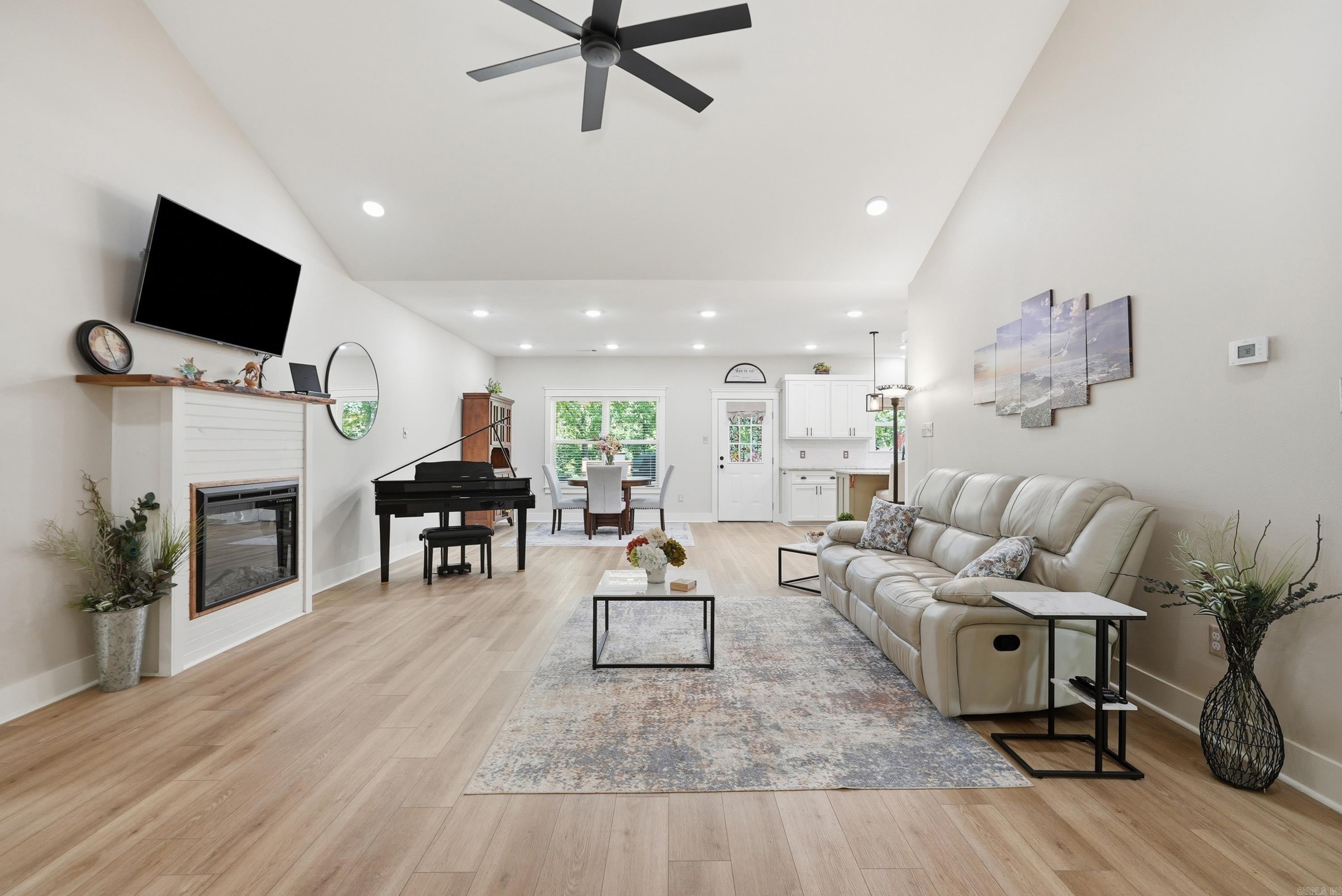 208 Blackjack Property Photo 5