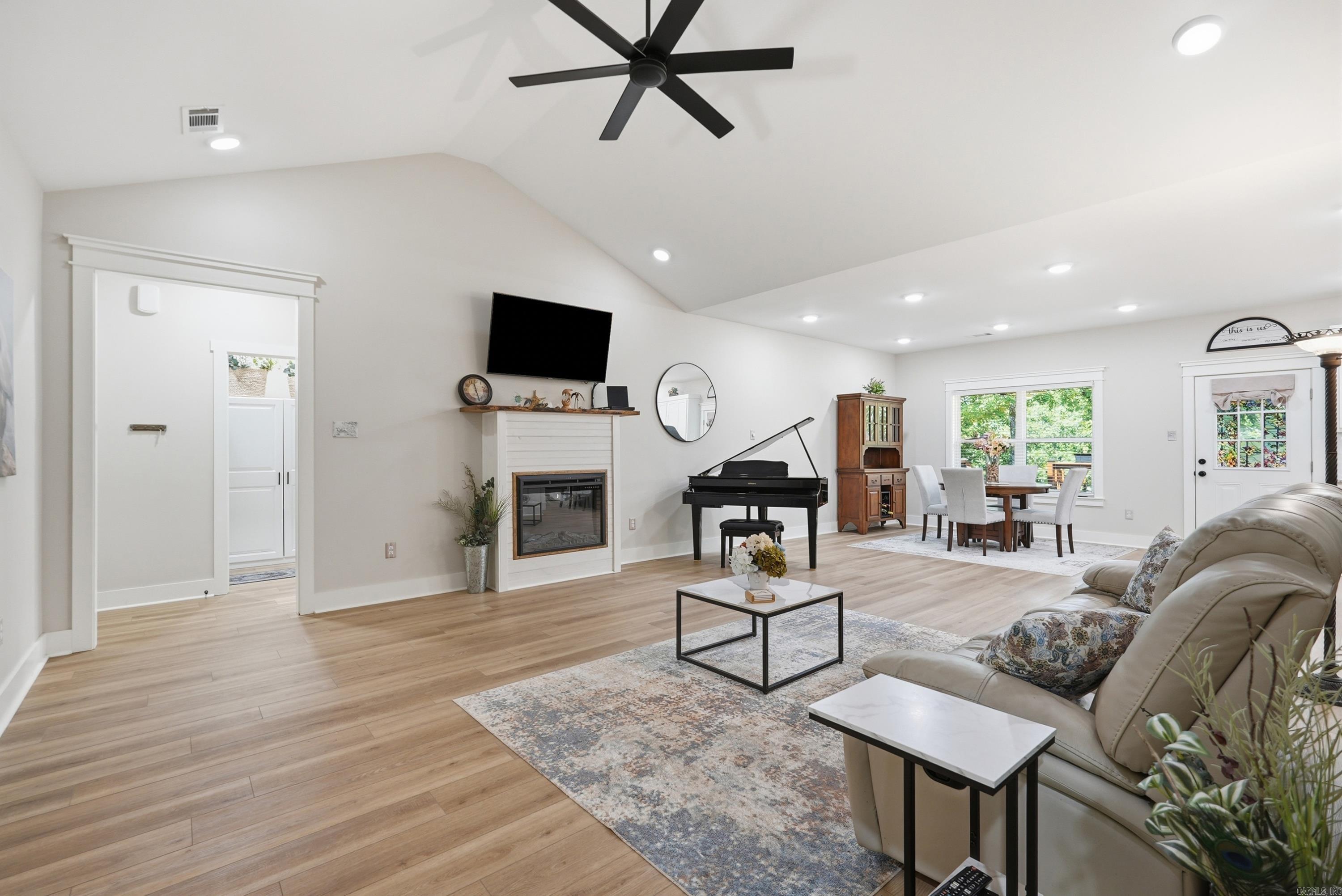 208 Blackjack Property Photo 6