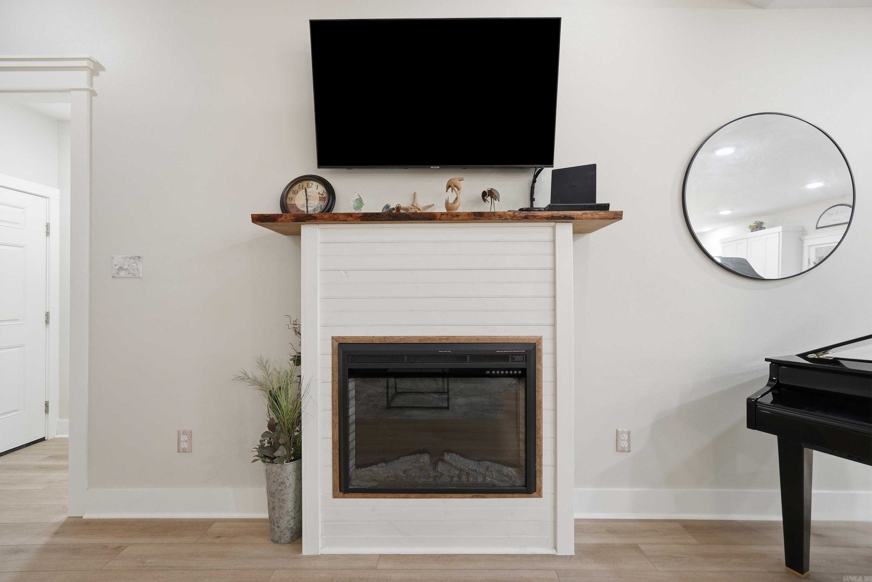 208 Blackjack Property Photo 7