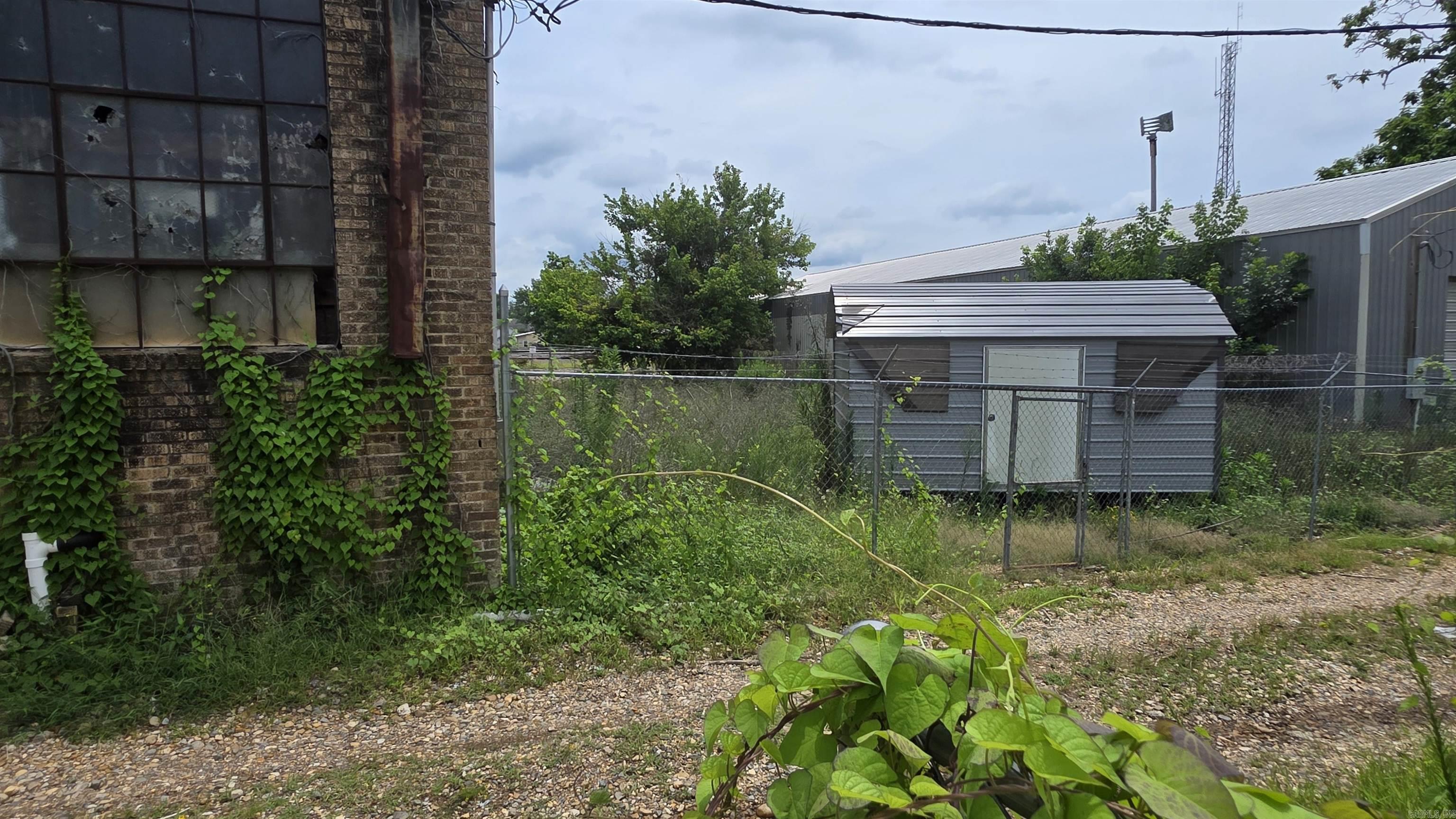 108 S Front Street Property Photo 7