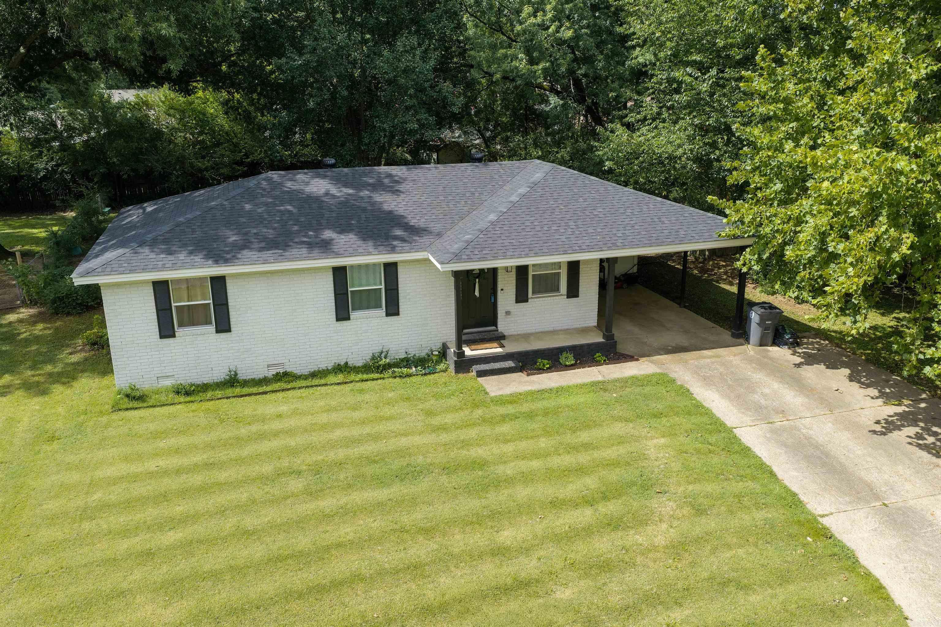 107 Western Hills Property Photo 1