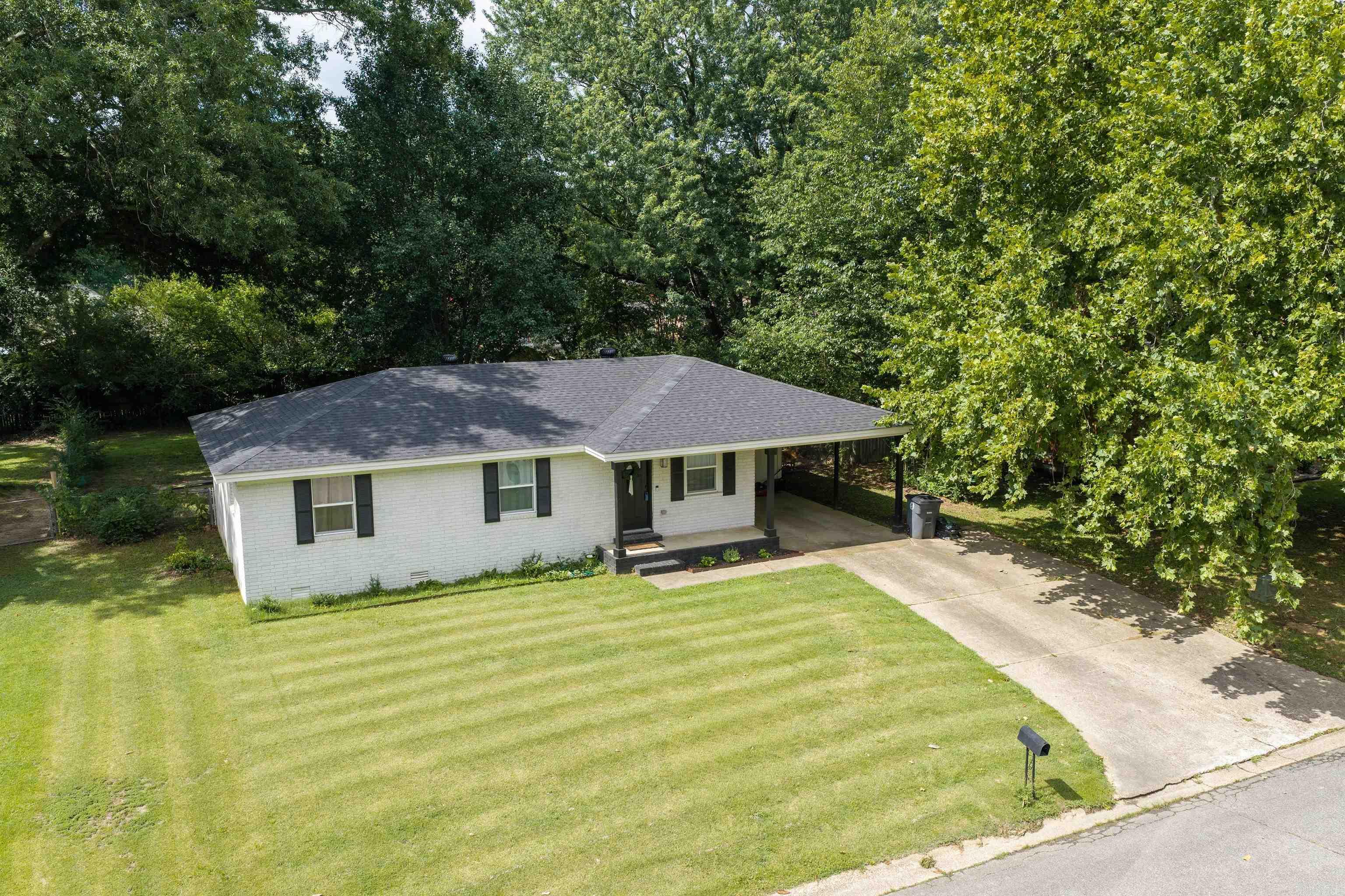 107 Western Hills Property Photo 2