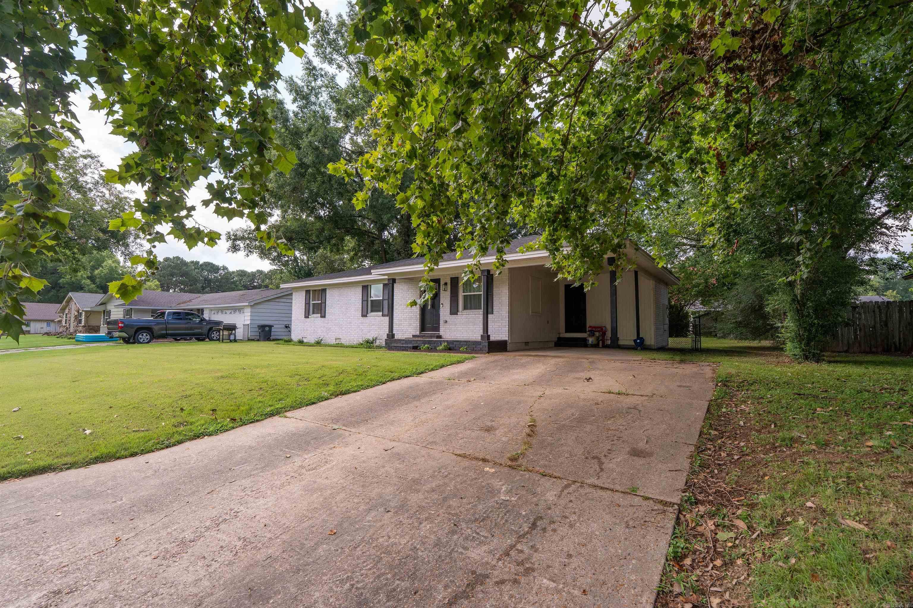 107 Western Hills Property Photo 4